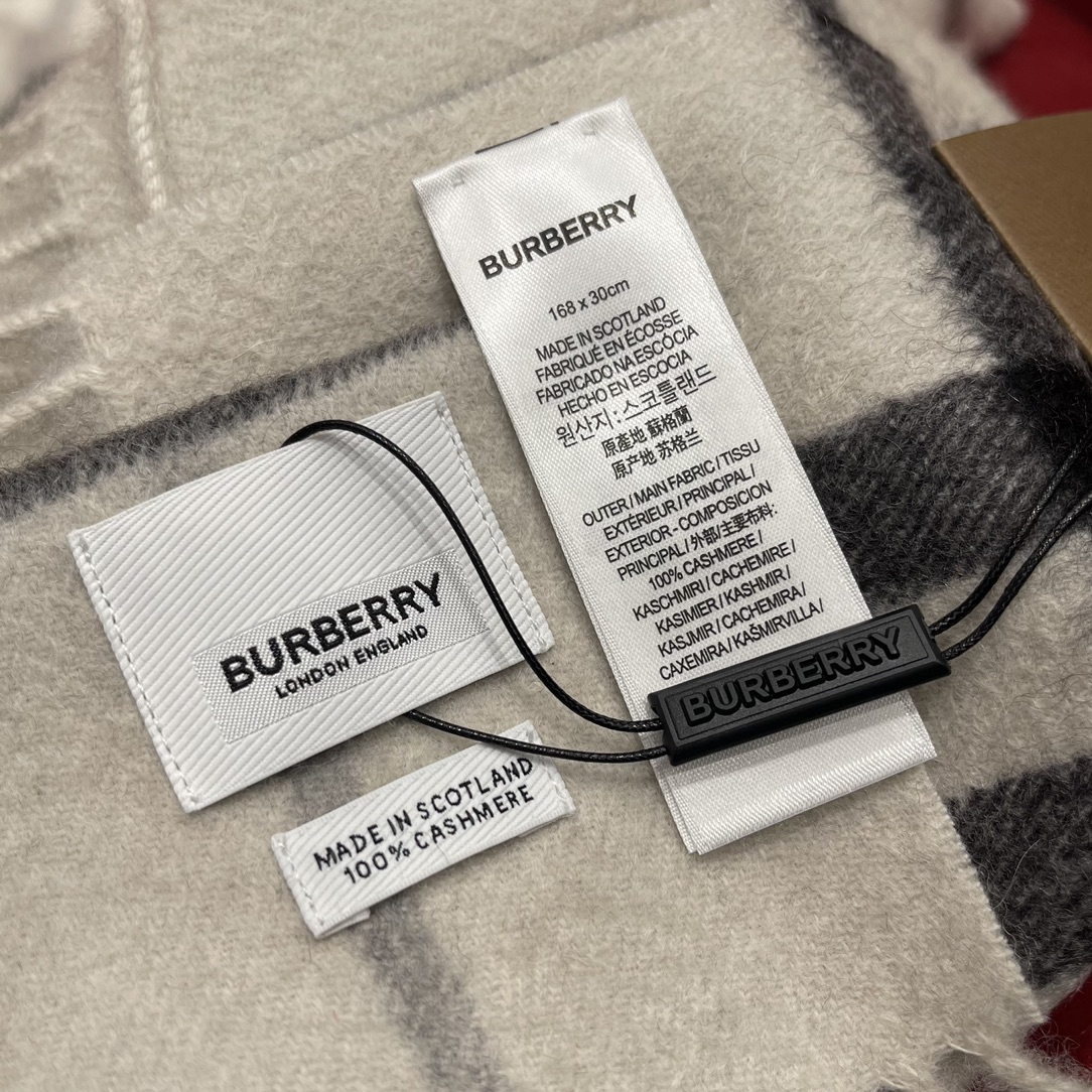 Burberry Classic Check Scarf