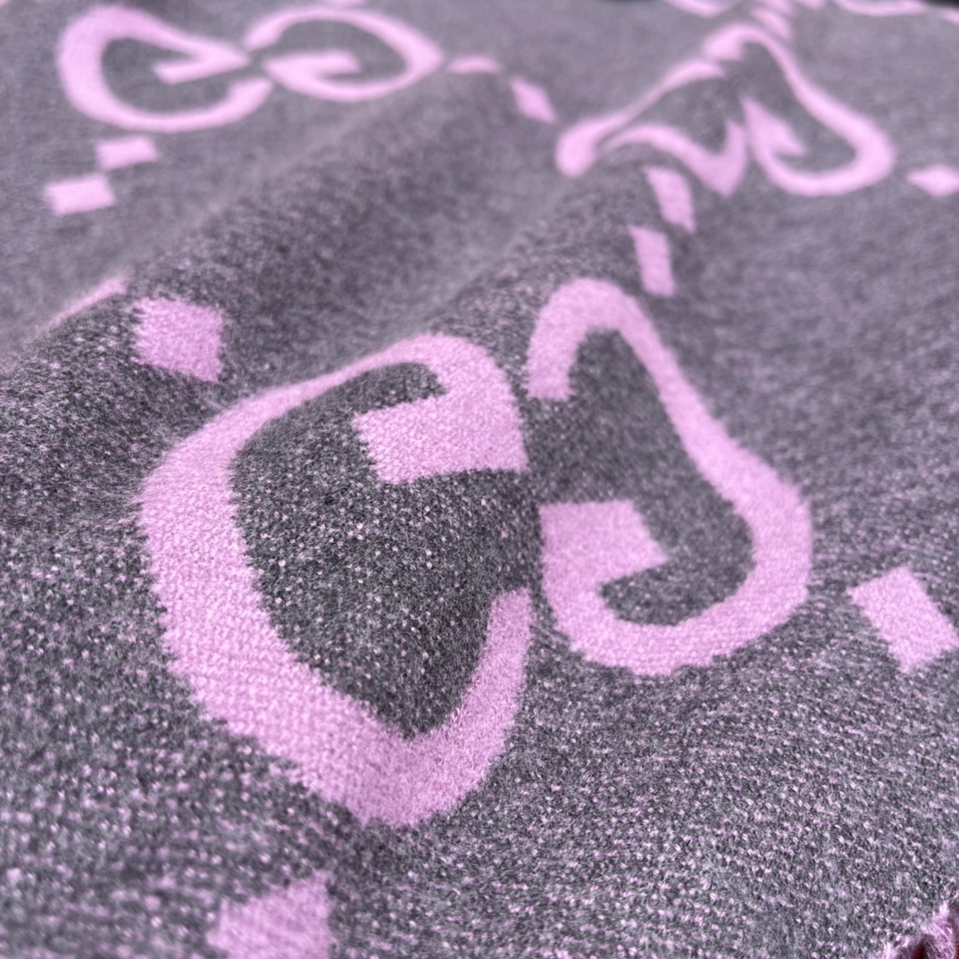 GUCCI Double-sided big 𝐆 tassel scarf 100% cashmere