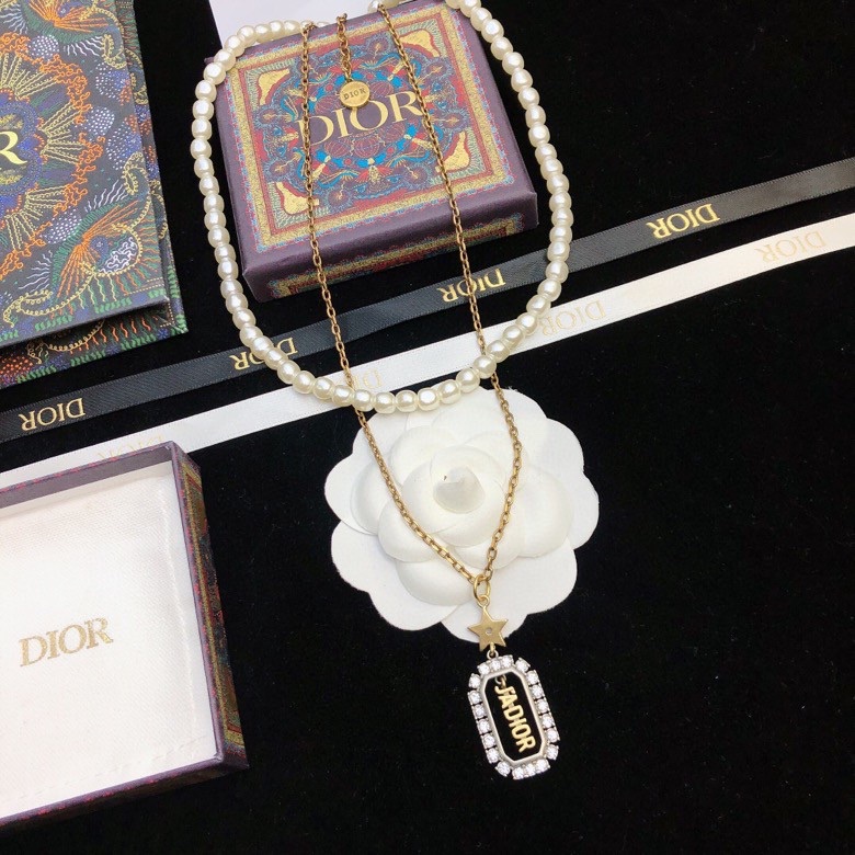 Dior necklace