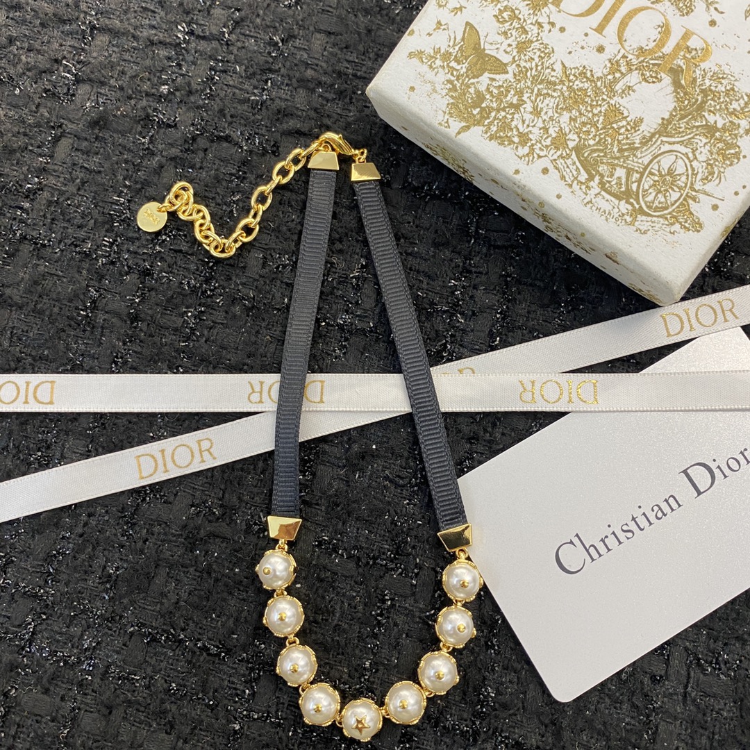 Dior necklace