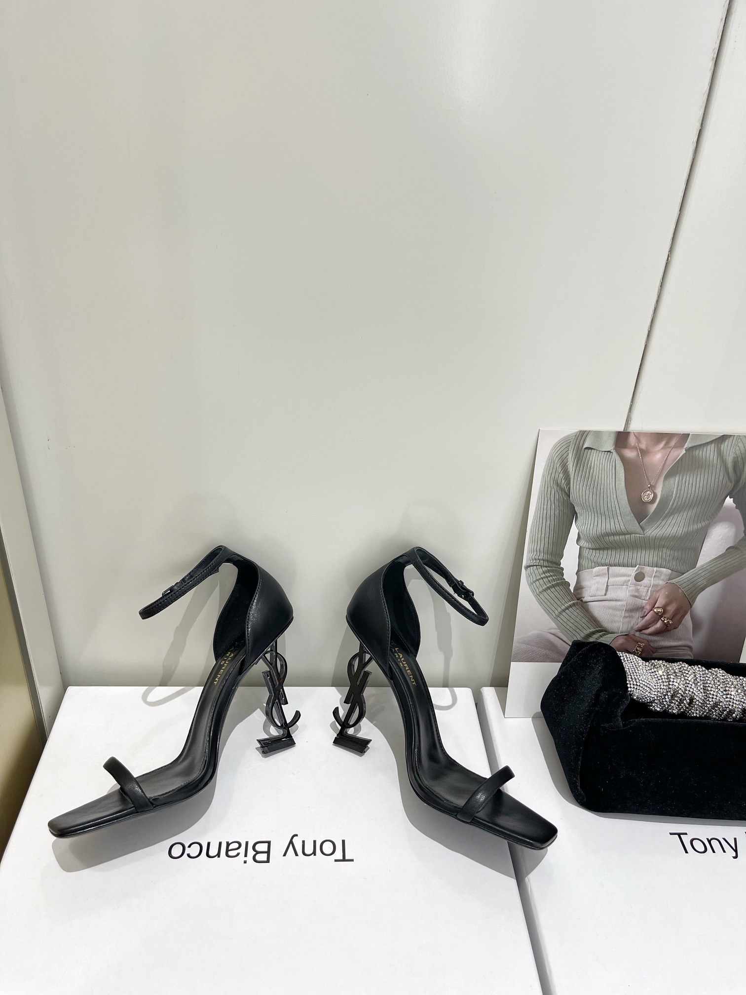 𝙎𝙖𝙞𝙣𝙩 𝙇𝙖𝙪𝙧𝙚𝙣𝙩 | 𝟐𝟎𝟐𝟐/𝐒𝐒 𝐧𝐞𝐰 YSL｜Saint Laurent silk diamond buckle high heels Imported silk