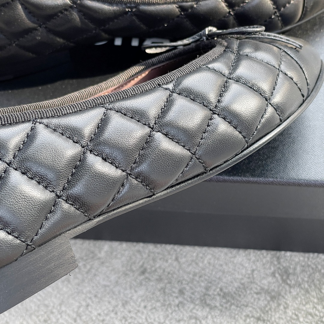 CHANEL classic ballet shoes the version is very positive classic models do not have to worry about the version