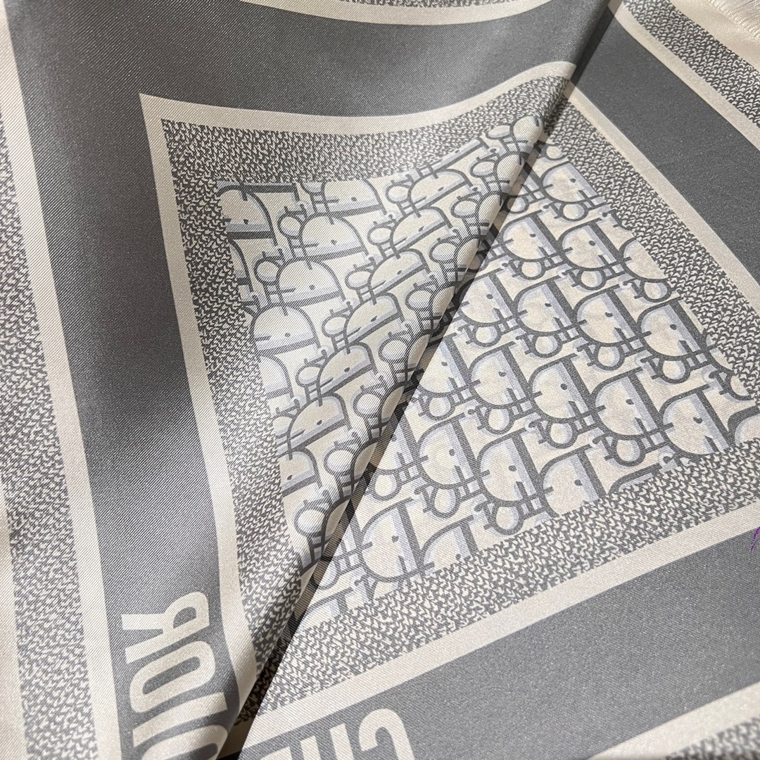 𝐃𝐢𝐨𝐫 ·Bookmark Square Scarf