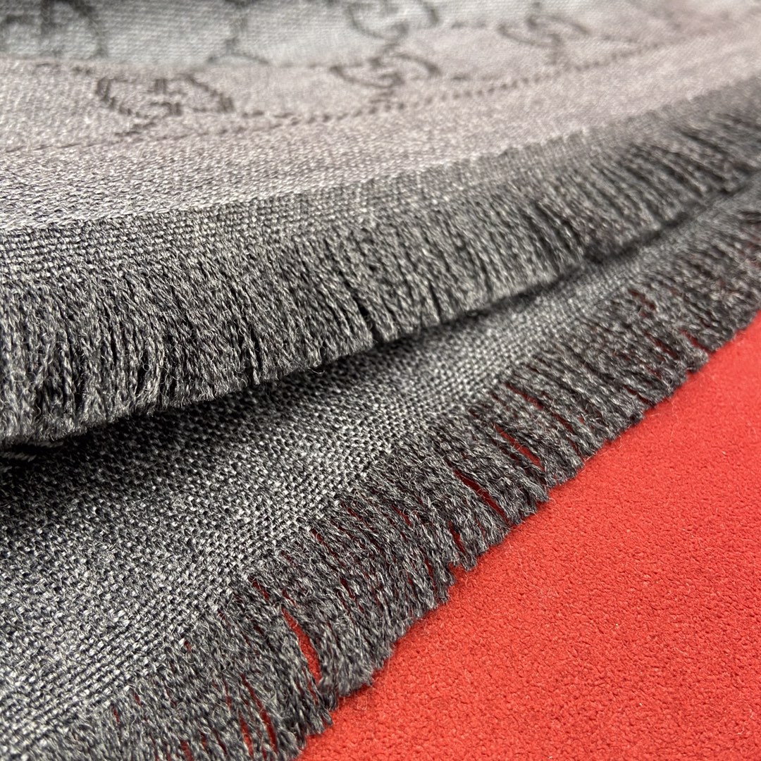 GUCCI Double-sided three-dimensional jacquard 100% wool