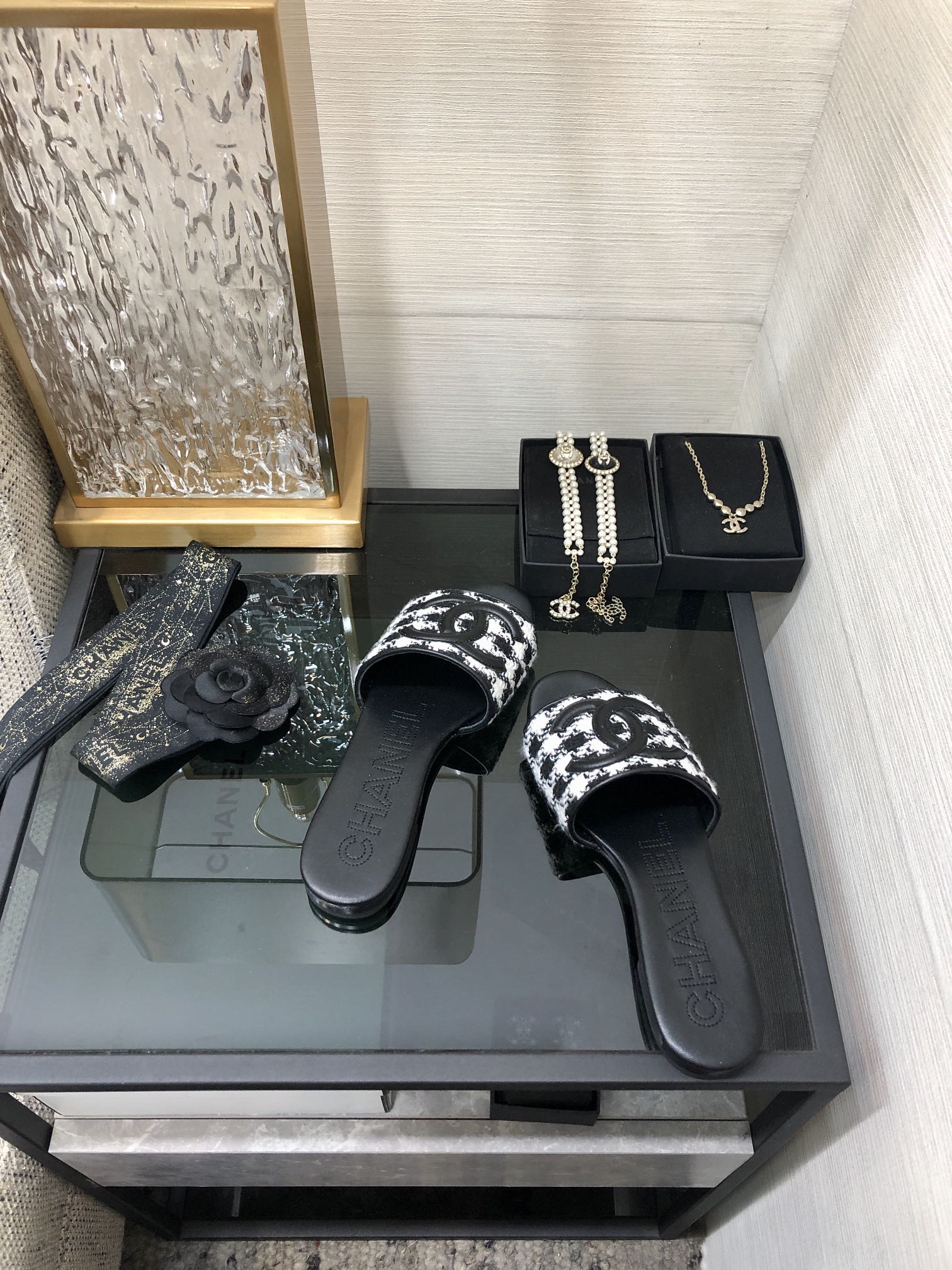 CHANEL 2023 spring and summer latest electric embroidery honey slippers Imported leather outsole