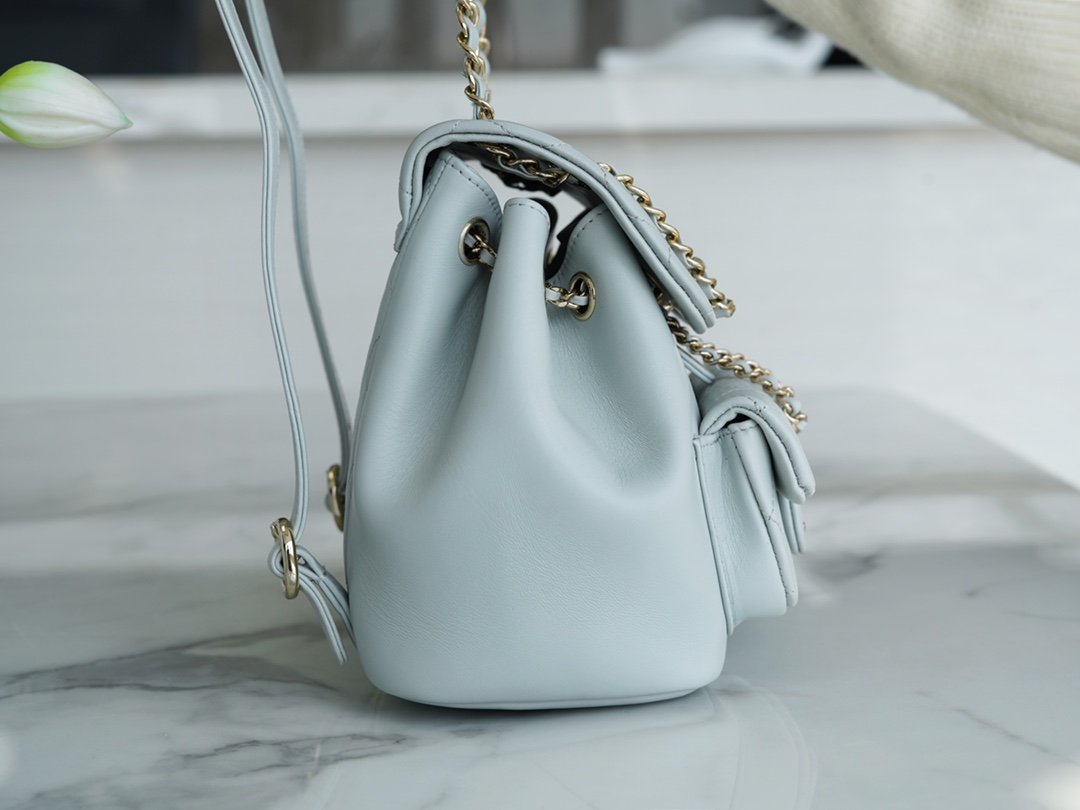 𝗖𝗛𝗔𝗘𝗡𝗟✦Italy 🇮🇹 original lambskin🐑 𝟮𝟮𝗔New 𝐃𝐮𝐦𝐚 shoulder bag sheepskin light blue➿