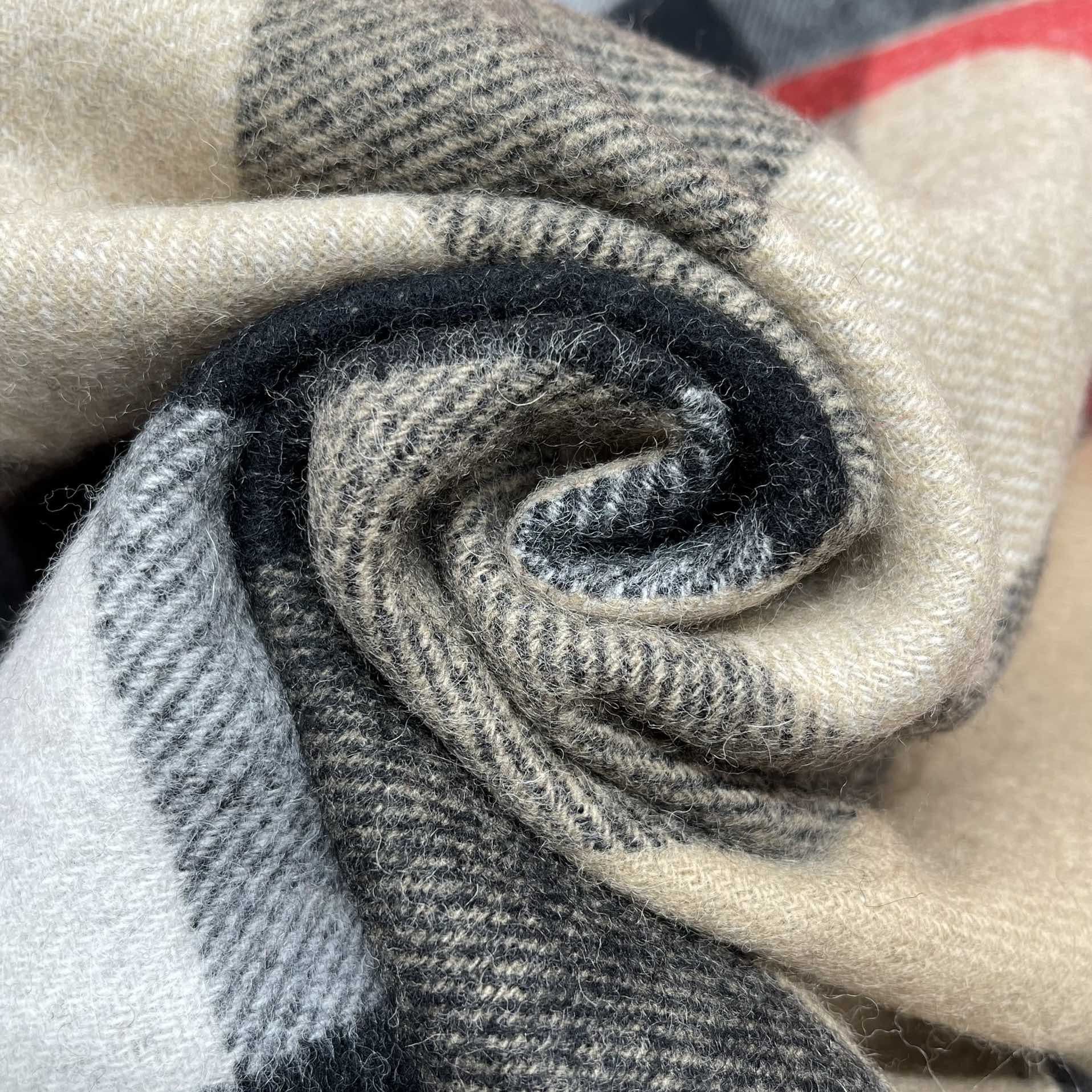 Burberry Reversible Check Fringed Cashmere Scarf 100% Cashmere