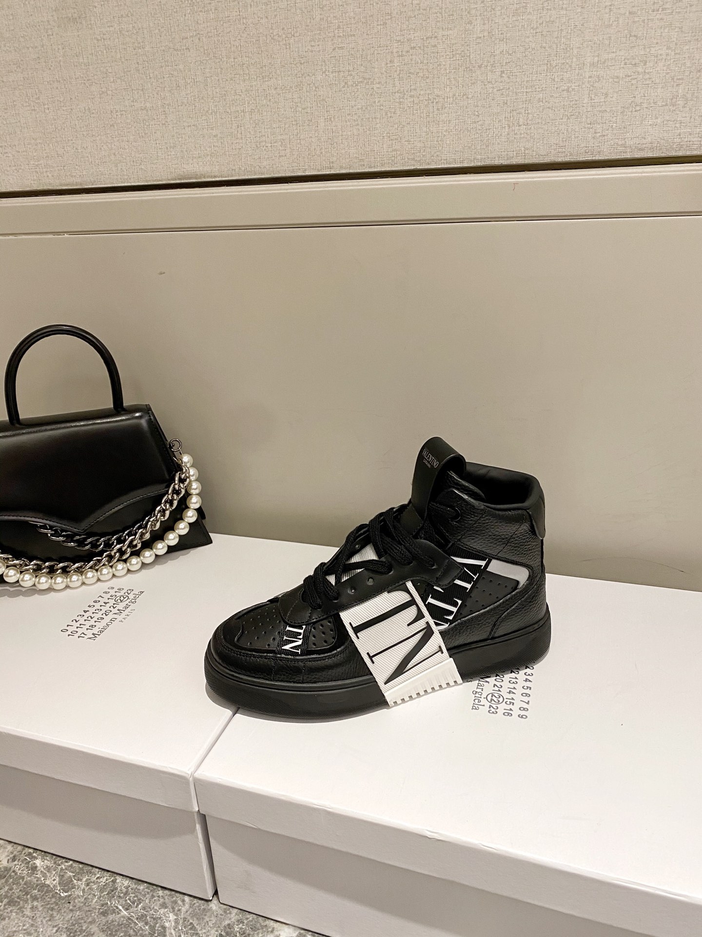 【Valentino】Valentino 2020 new high-top sneakers couple models on the new high end quality
