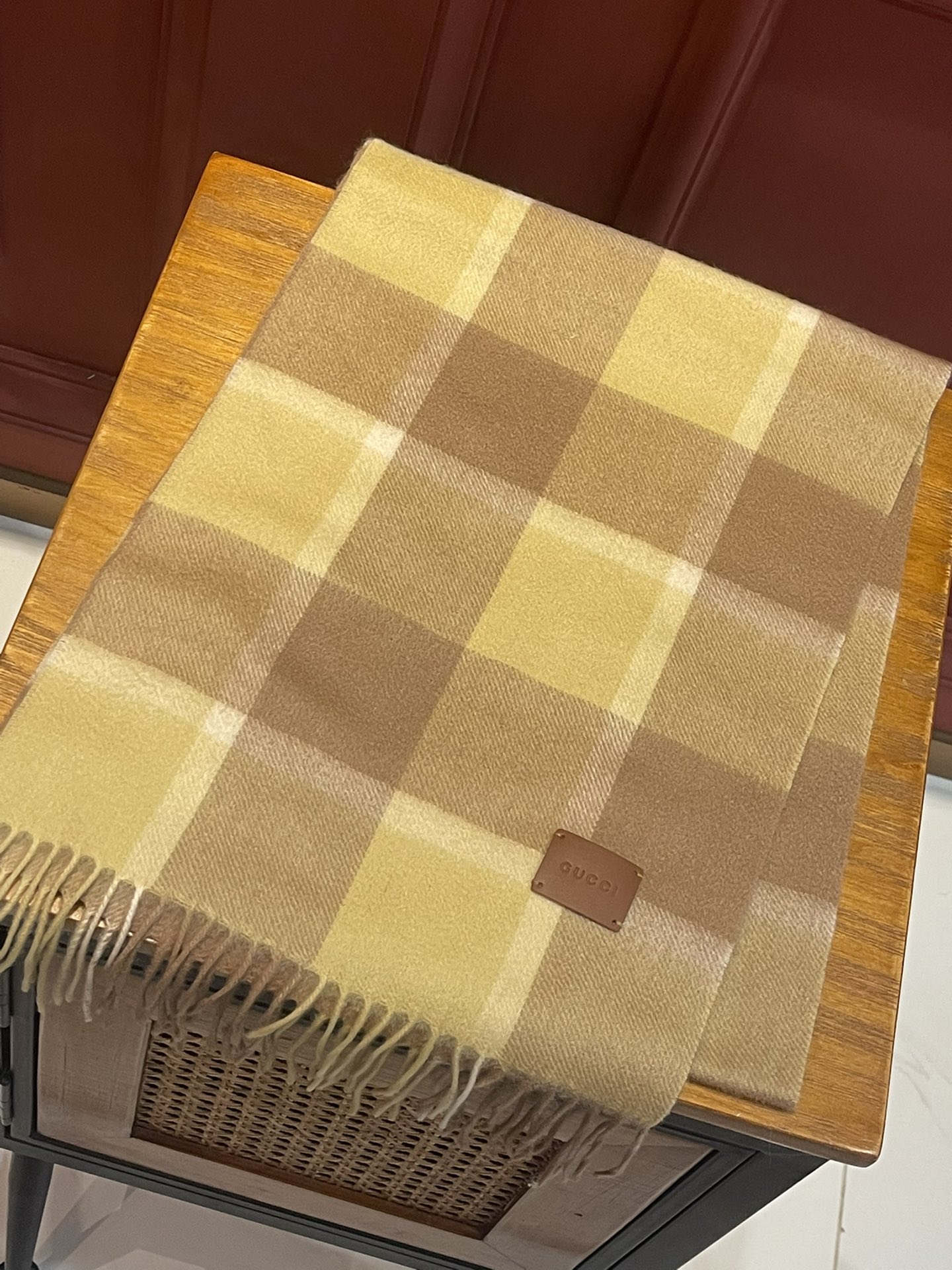 GUCCI Couple cashmere scarf