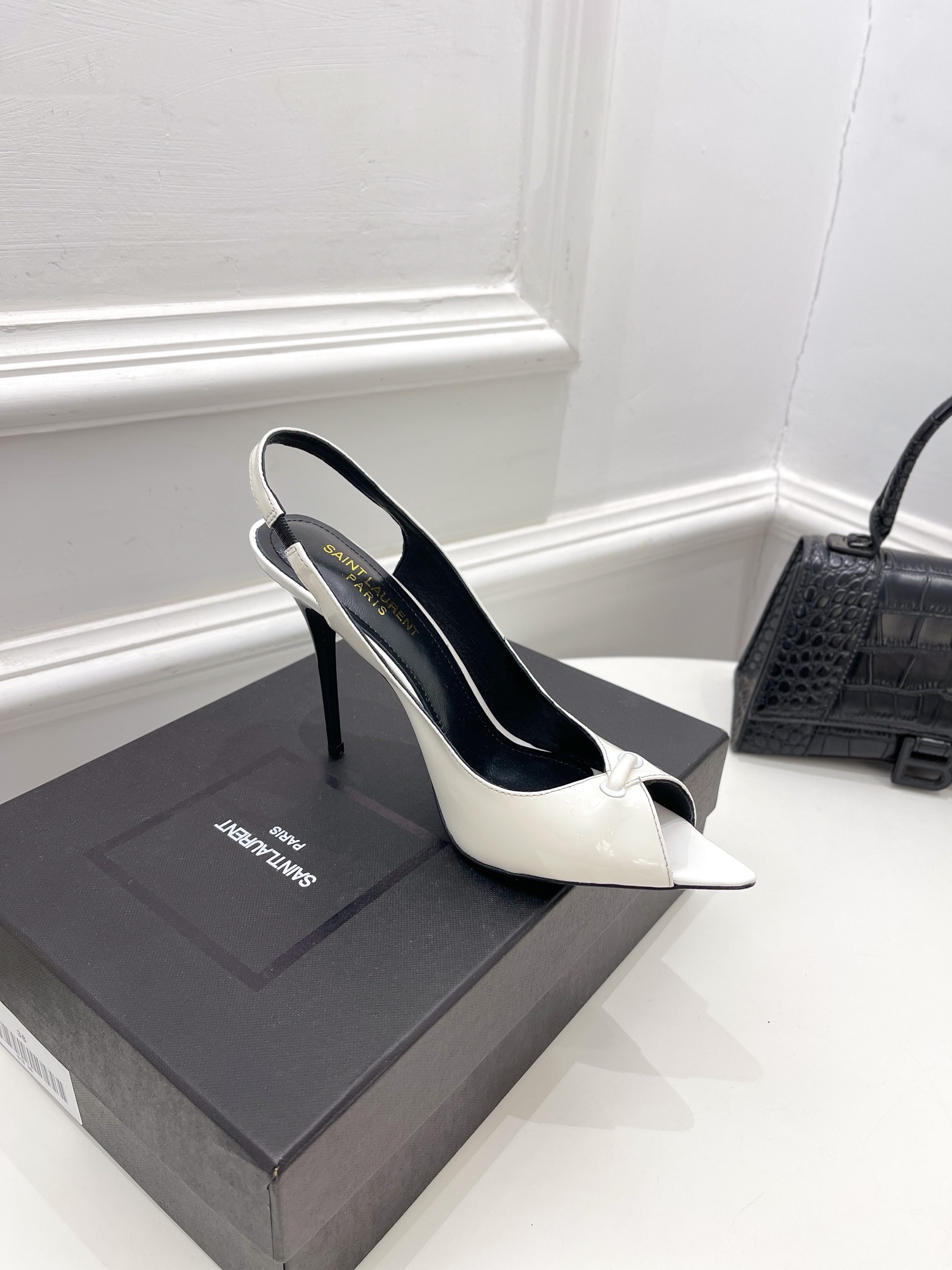 𝙎𝙖𝙞𝙣𝙩 𝙇𝙖𝙪𝙧𝙚𝙣𝙩 | 𝟐𝟎𝟐𝟏/𝐒𝐒 𝐧𝐞𝐰 YSL｜Roland 2022/fw early spring new baked high heels