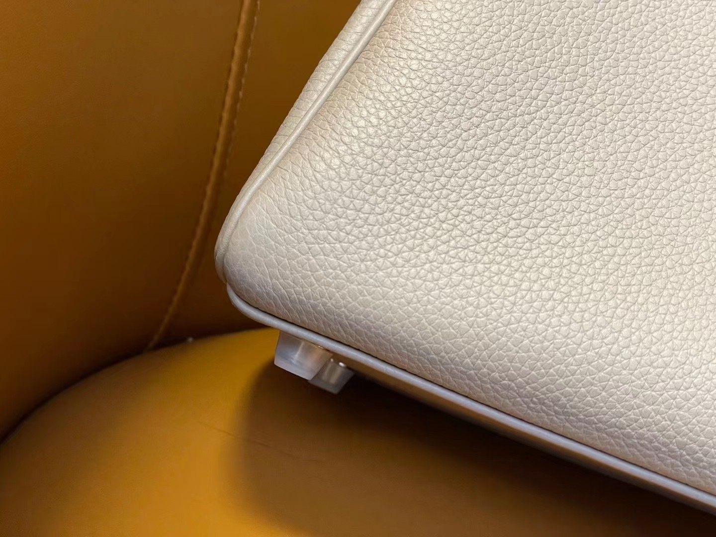 Kelly32 turtledove gray togo leather