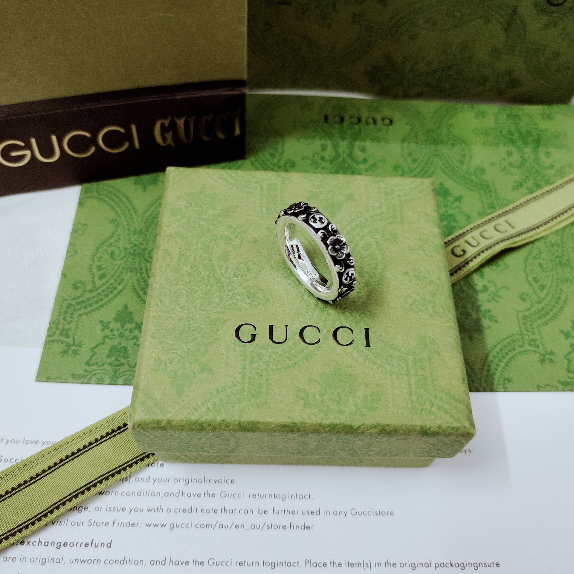 𝐆𝐮𝐜𝐜𝐢 Cosmogonie collection reinterprets interlocking G and other key graphic elements