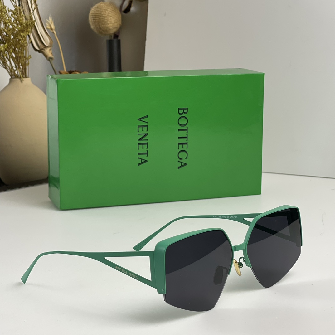 BOTTEGA VENETA Model:BV1113S