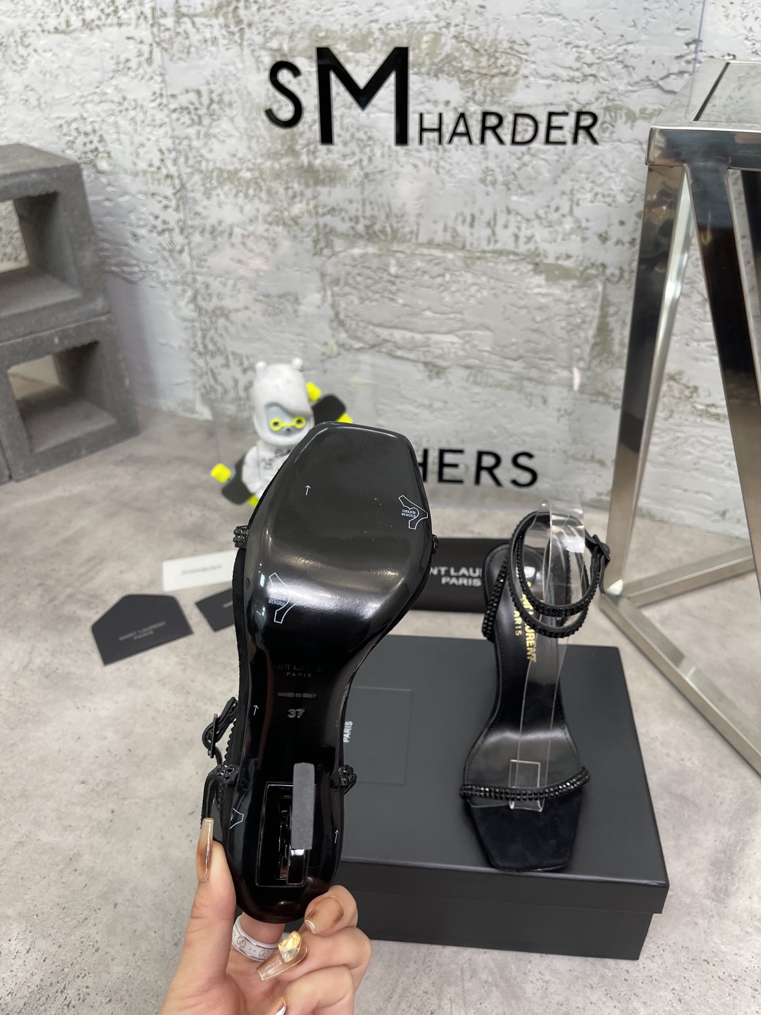 𝙎𝙖𝙞𝙣𝙩 𝙇𝙖𝙪𝙧𝙚𝙣𝙩 | 𝟐𝟎𝟐𝟐/𝐒𝐒 𝐧𝐞𝐰 YSL｜Early spring hot ysl high heel strappy sandals Italian leather sole