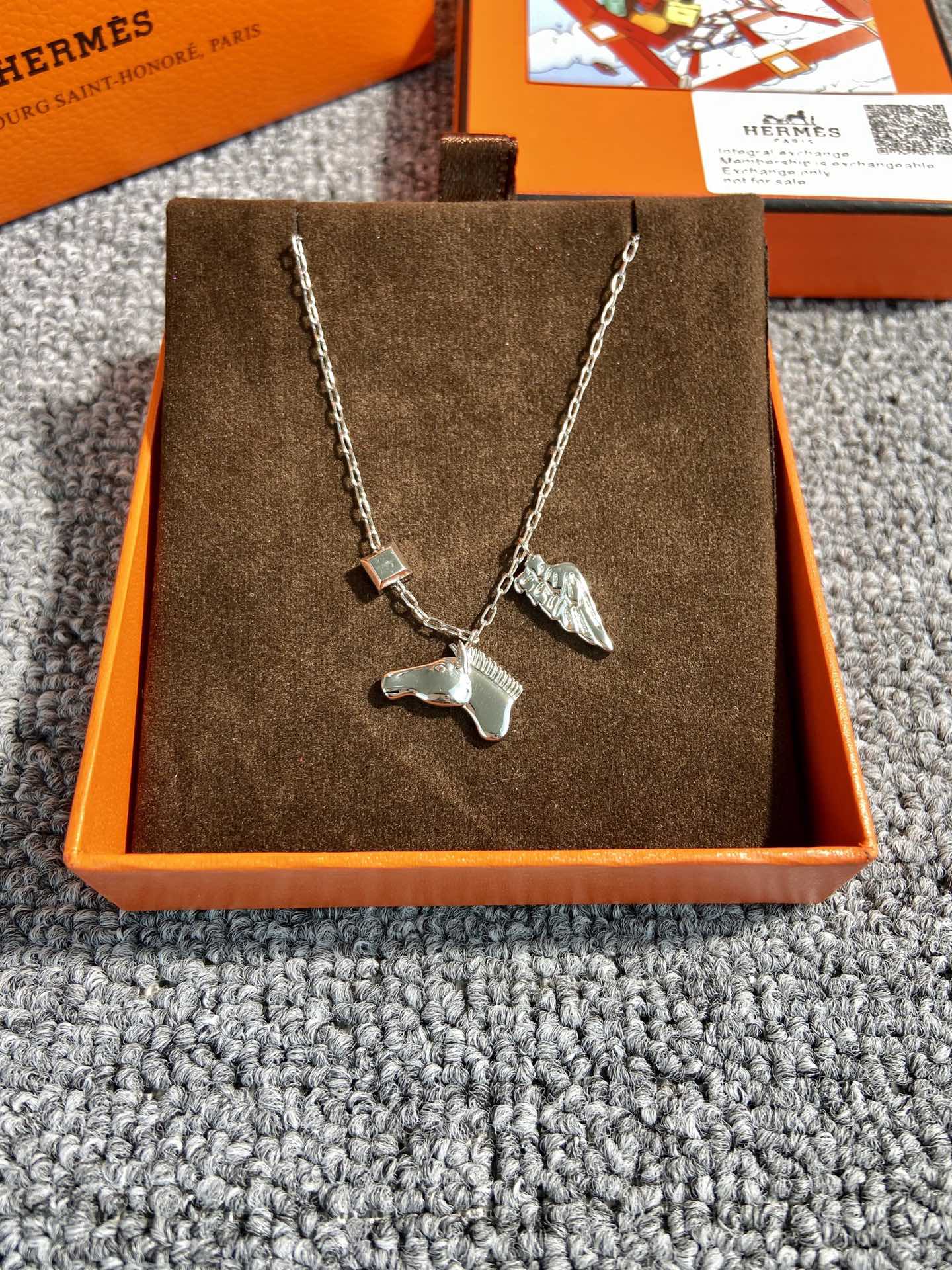 Hermes necklace