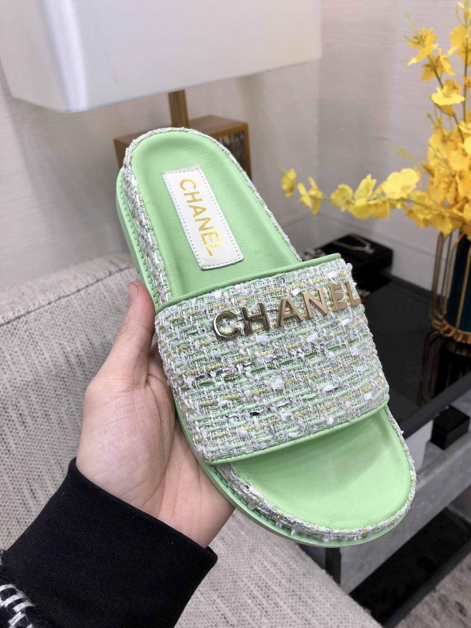 CHANEL 2022 early spring latest honey slippers fashion versatile series imported sheepskin cushioned feet