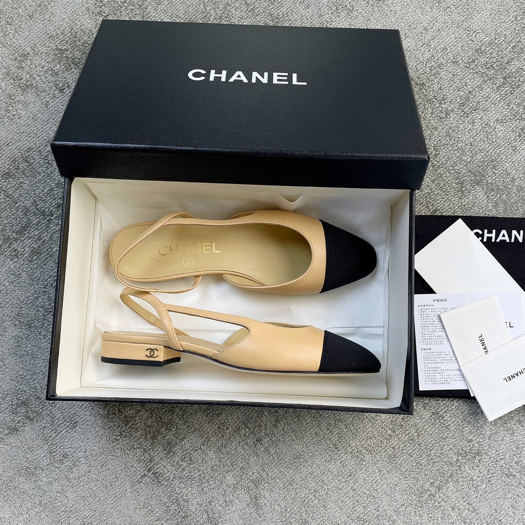 CHANEL especially popular color blocking single shoes continue the classic Chanel characteristics