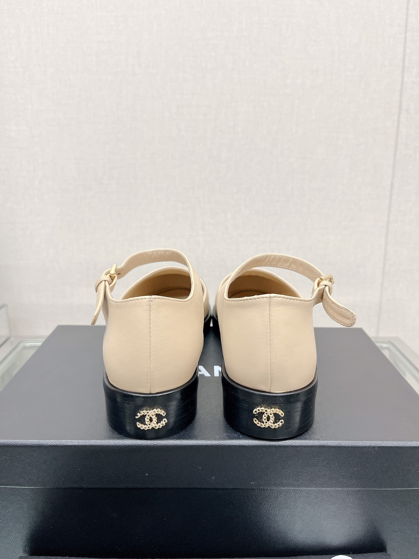 CHANEL 23Ss small incense thick bottom Mary Jane hollow sandals imported lambskin