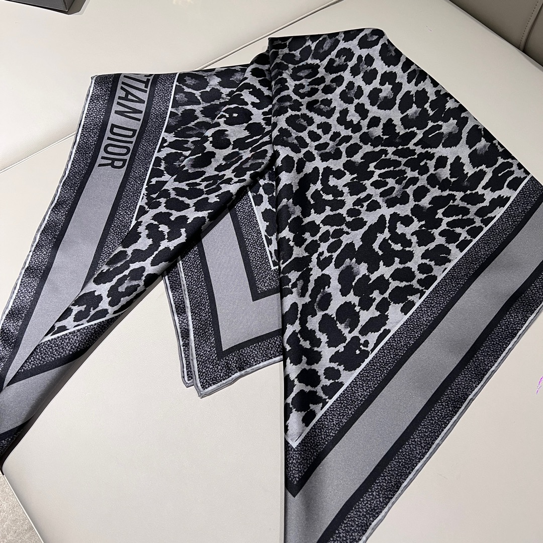 𝐃𝐢𝐨𝐫 ·《Leopard Print Square Scarf》 Gold 100% Silk