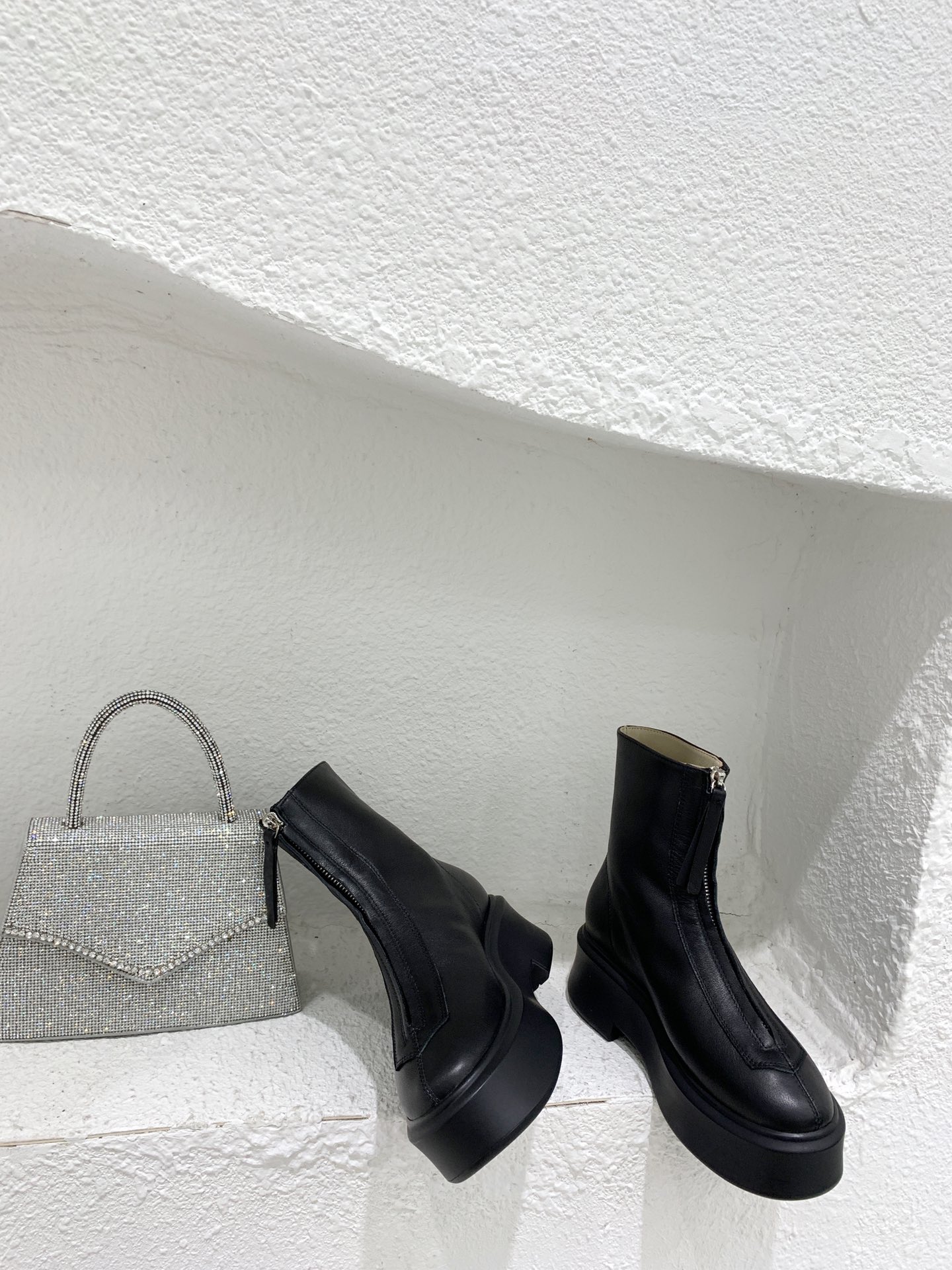 THE ROW · 𝟐𝟎𝟐𝟎 New autumn and winter products, top version ✔️ It's not too late, the original outsole