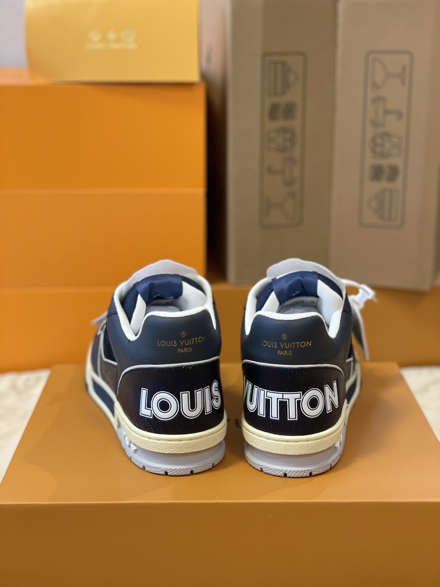 Louis Vuitton Trainer Couples Style 1A98UX