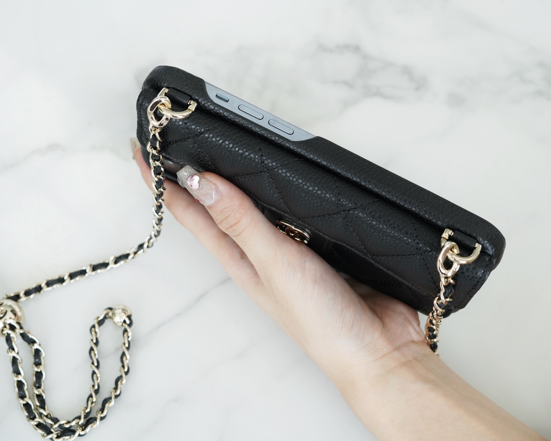 𝗖𝗛𝗔𝗡𝗘𝗟✦22𝒑 New cases ❶❸ 𝙥𝙧𝙤𝙈𝙖𝙓 Black (for 📱12/13pro max)