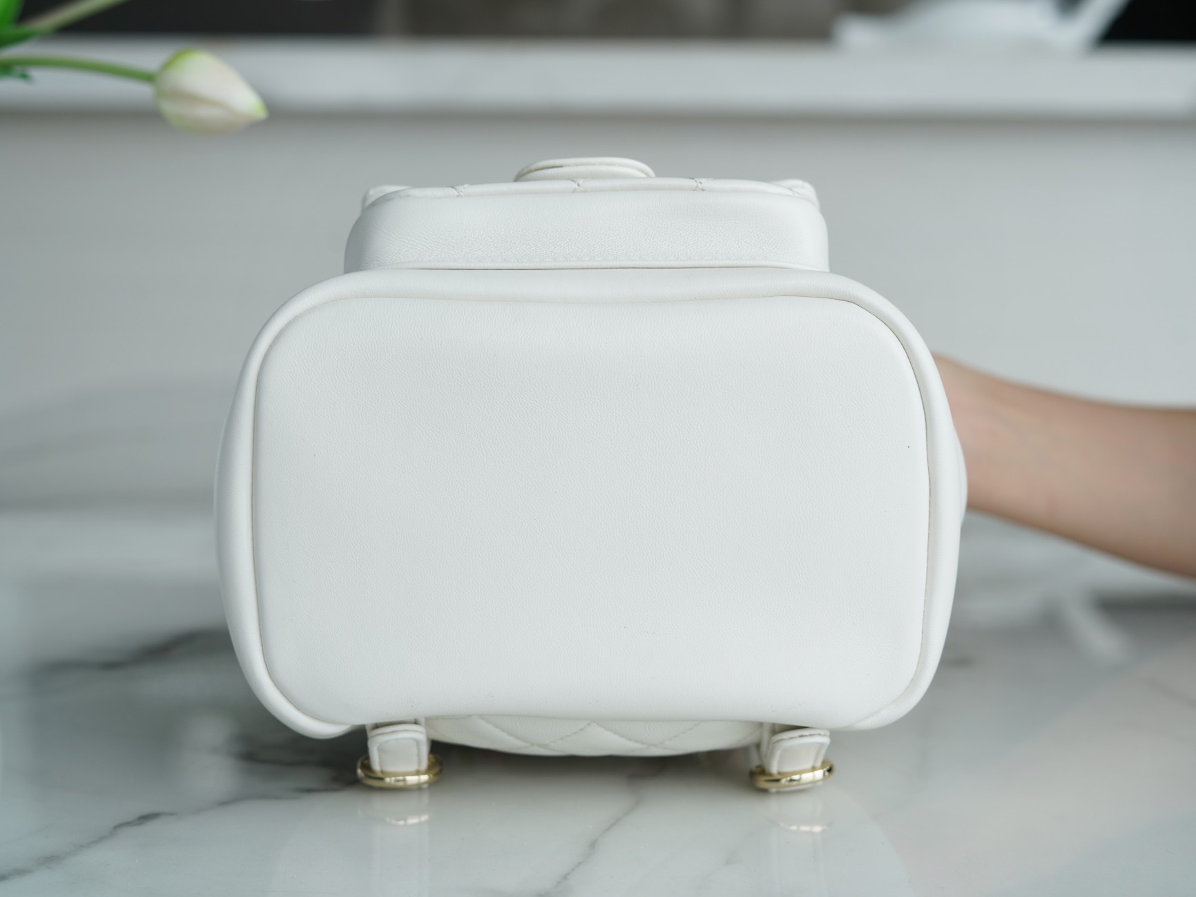 𝗖𝗛𝗔𝗘𝗡𝗟✦Italy 🇮🇹Original Lambskin🐑 𝟮𝟮𝗔New 𝐃𝐮𝐦𝐚Backpack Sheepskin White➿