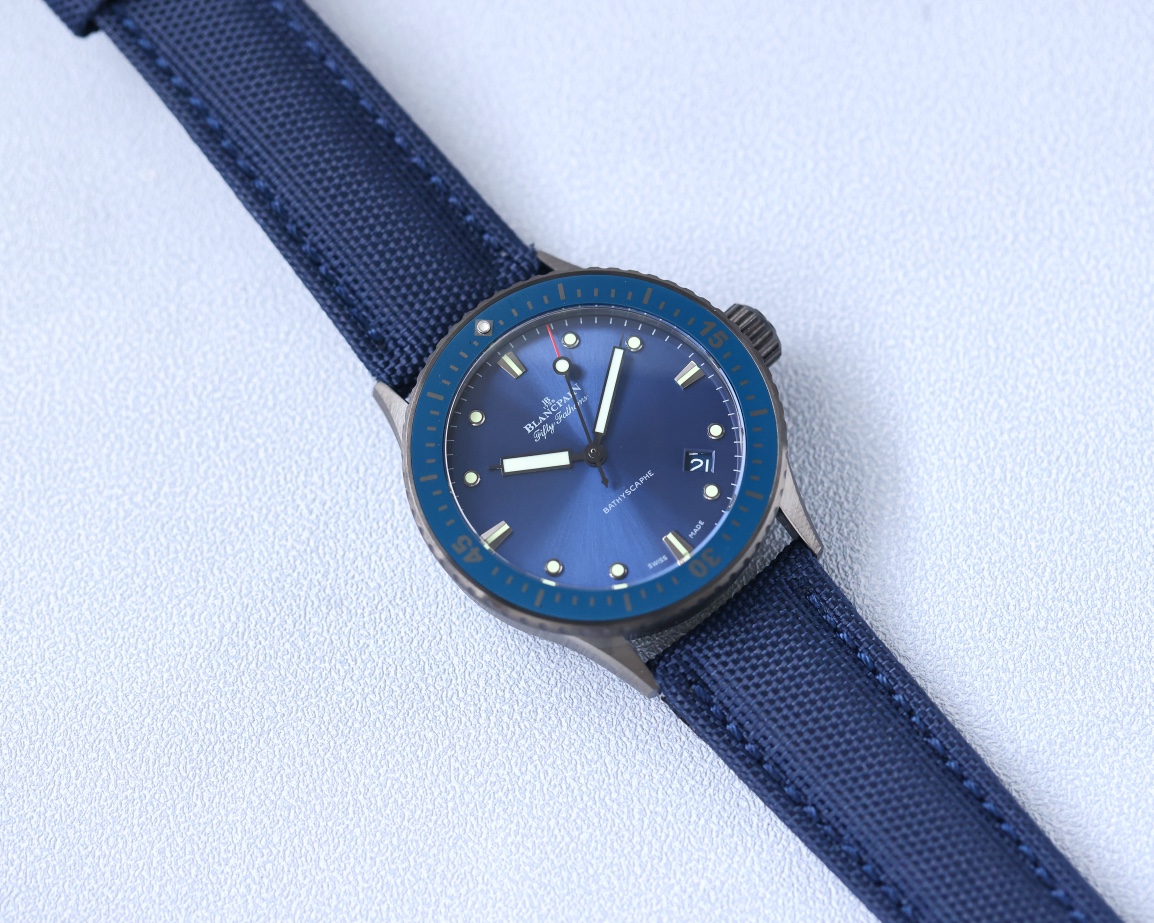 Blancpain - This functional watch comes from the classic Blancpain collection