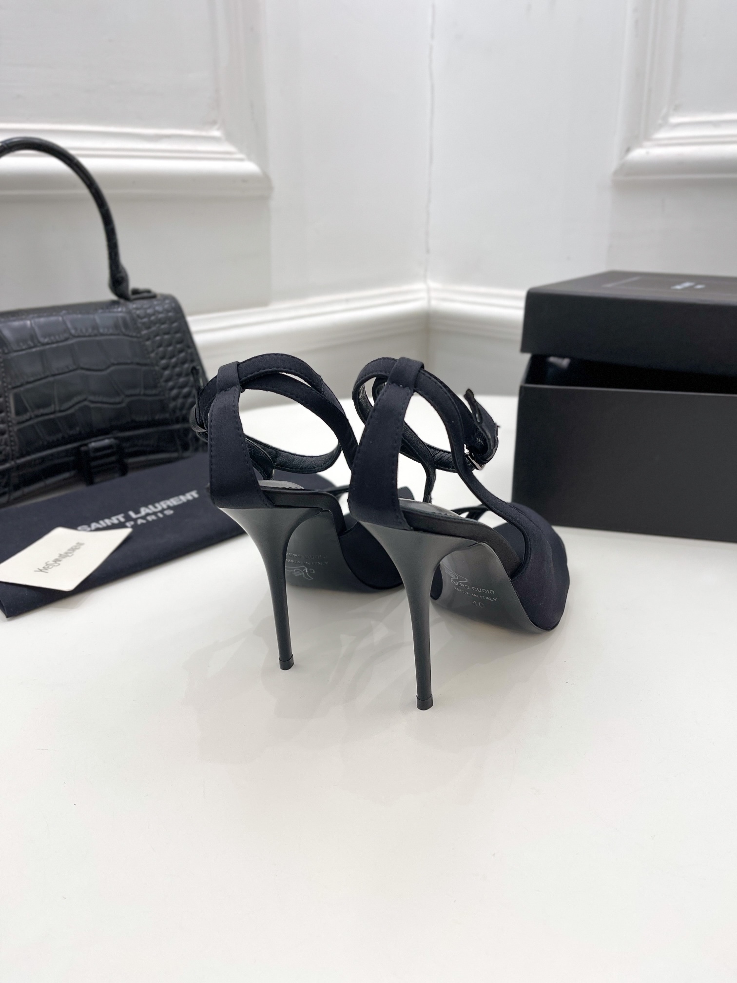 𝙎𝙖𝙞𝙣𝙩 𝙇𝙖𝙪𝙧𝙚𝙣𝙩 | 𝟐𝟎𝟐𝟏/𝐒𝐒 𝐧𝐞𝐰 YSL｜Roland 2022/fw early spring new baked high heels