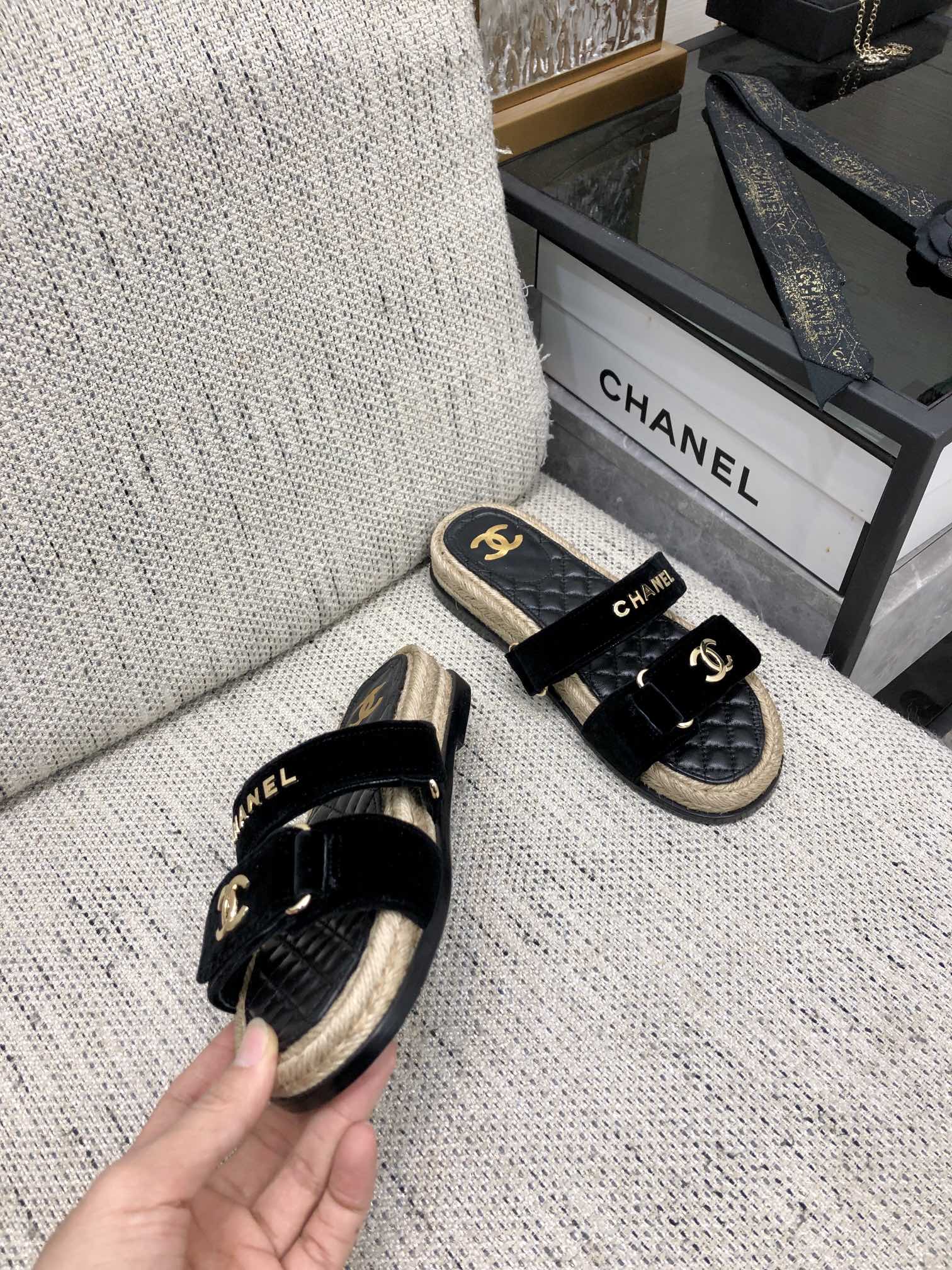CHANEL 2023 spring and summer latest woven velcro slippers Italy imported multi-layer leather outsole