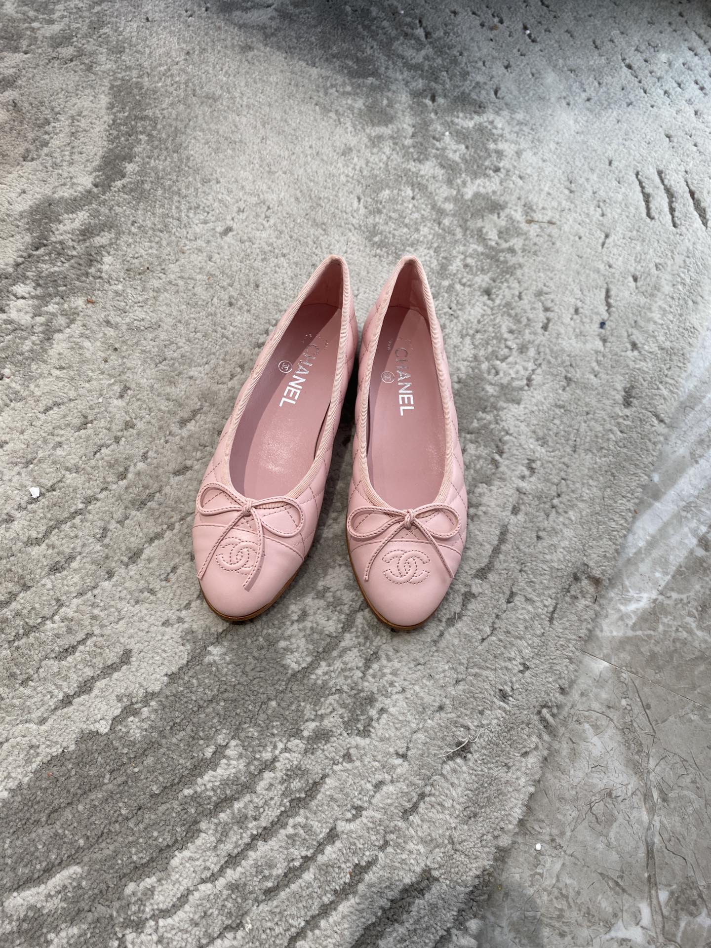 CHANEL ballerinas are timeless classics. Stay elegant Imported water-dyed sheepskin