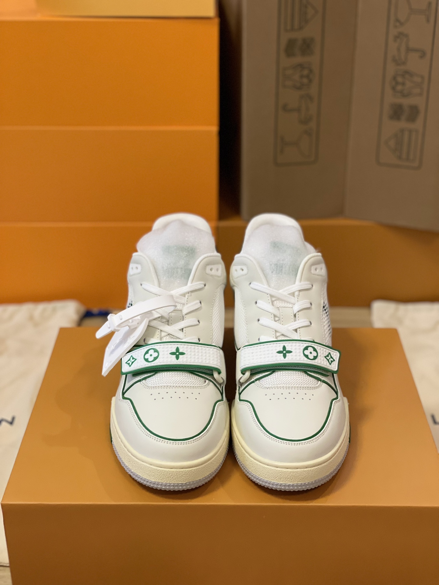 Louis Vuitton Trainer Couples Style 1A98UX