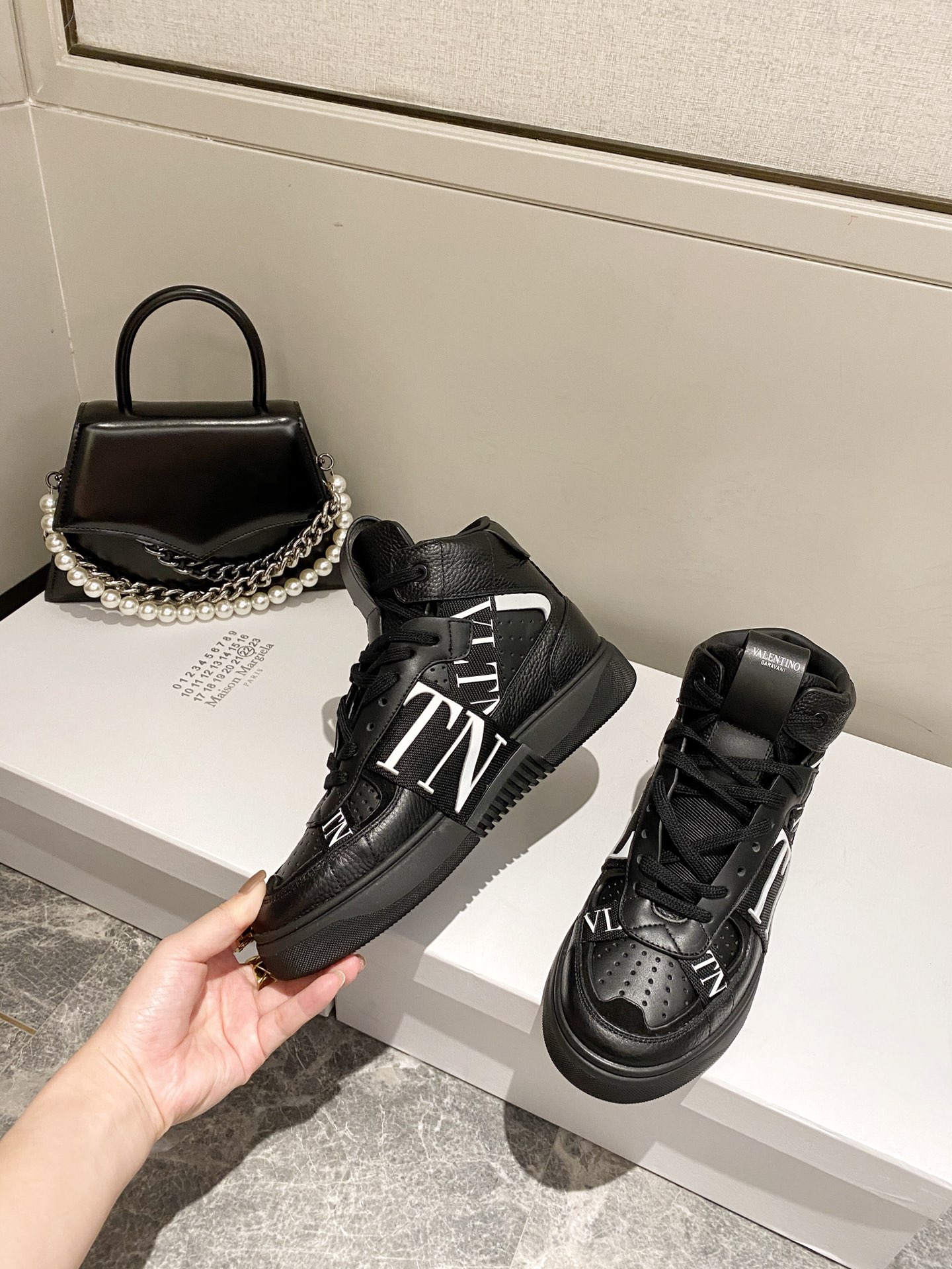 【Valentino】Valentino 2020 new high-top sneakers couple models on the new high end quality