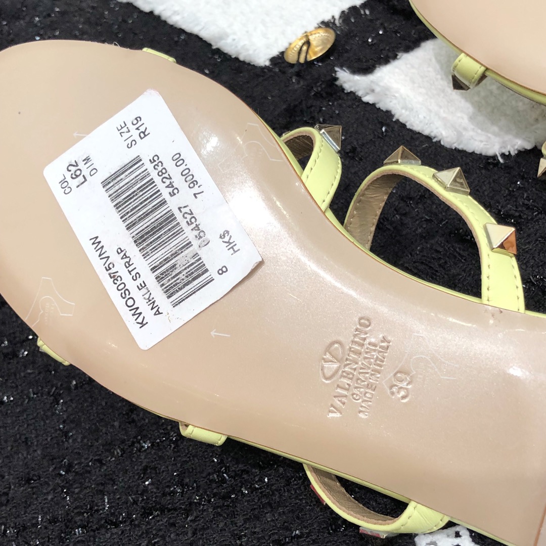 【Valentino】Valentino top version matte yellow 3 strap flat slippers