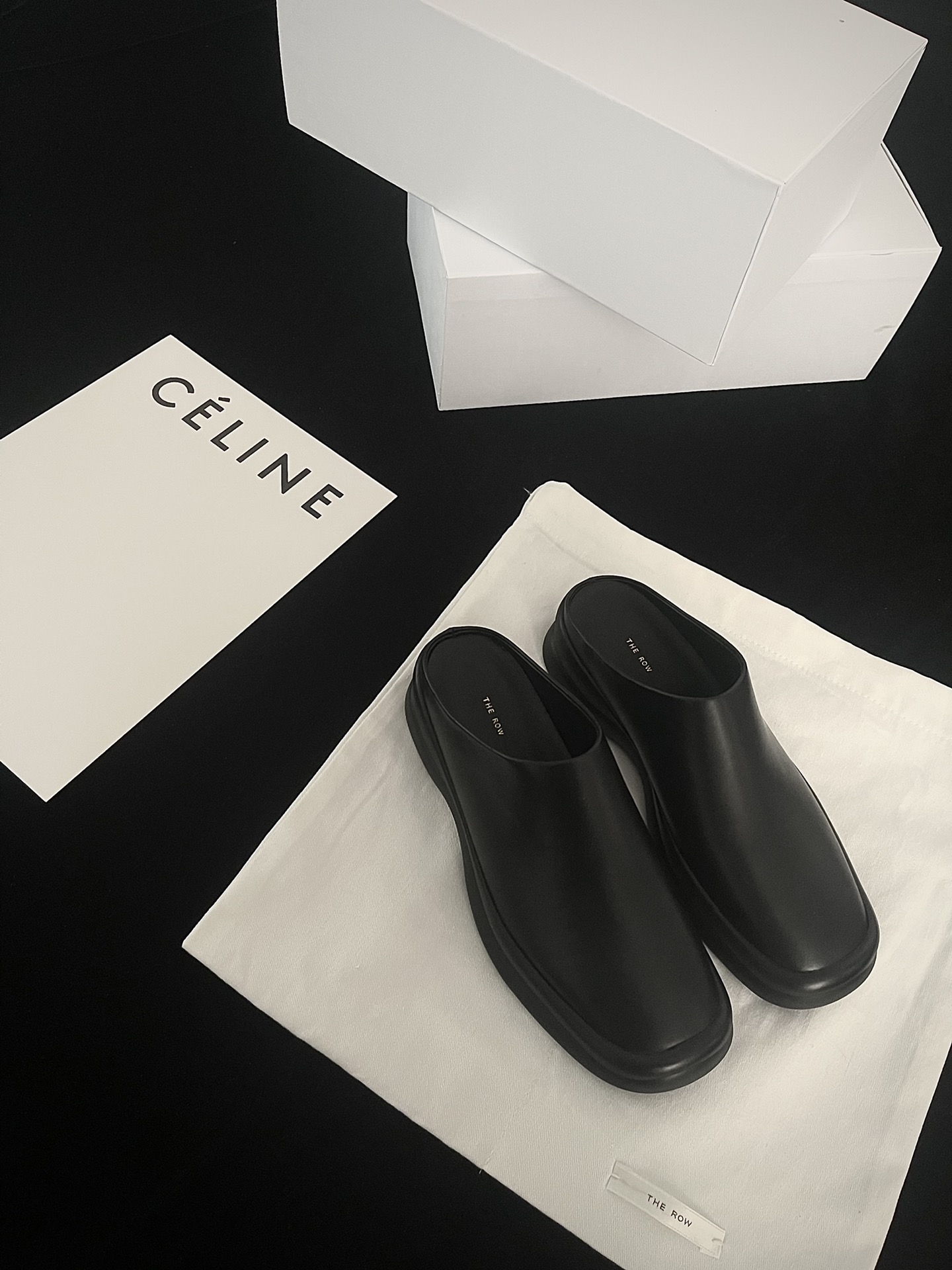 𝐓𝐇𝐄 𝐑𝐎𝐖｜𝟐𝟎𝟐𝟐/𝐒𝐒 𝐧𝐞𝐰 Still as usual minimalist design minimalist versatile Imported calfskin