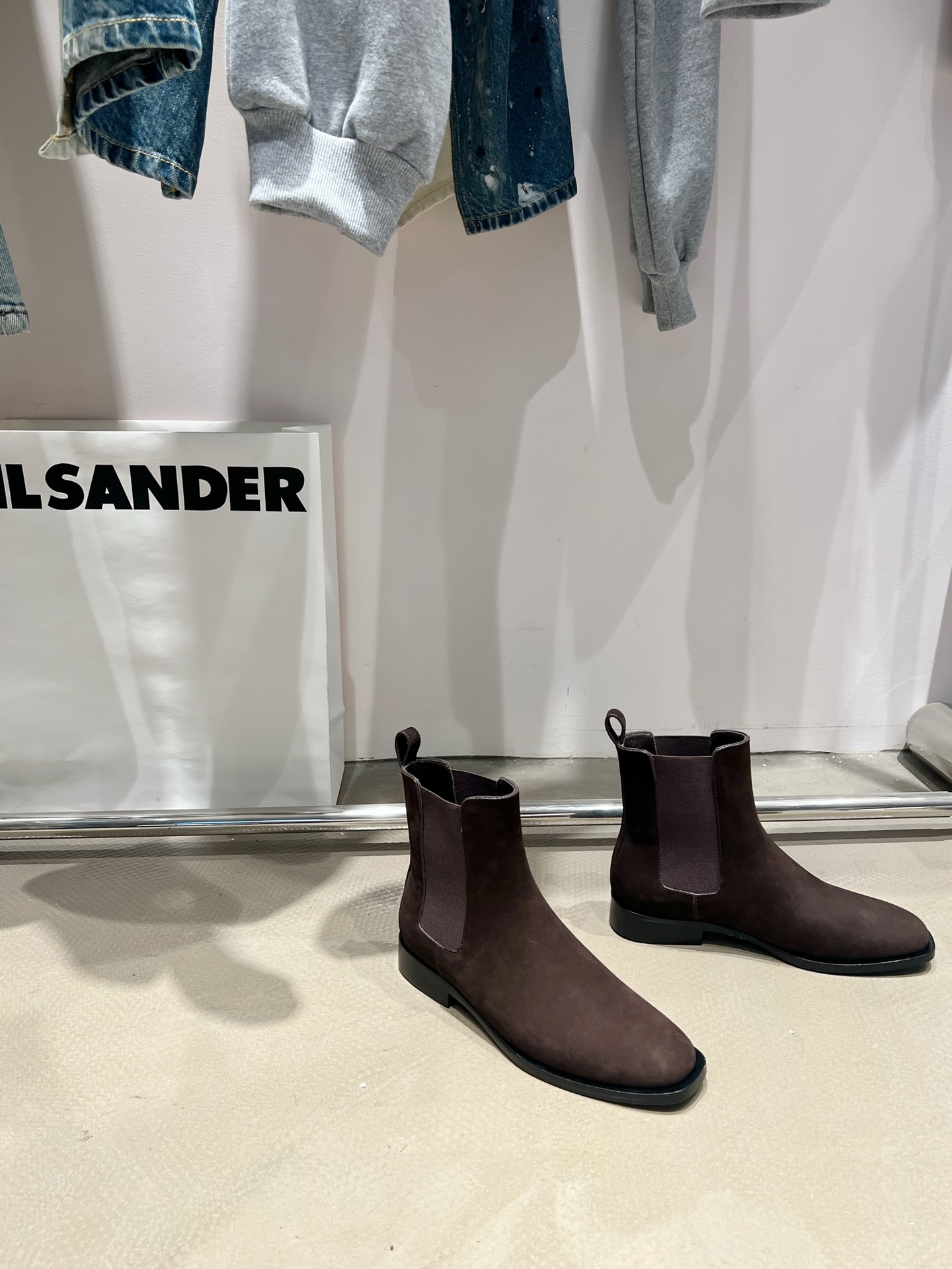 𝐓𝐇𝐄 𝐑𝐎𝐖｜𝟐𝟎𝟐𝟐/𝐒𝐒 𝐧𝐞𝐰 Top version Chelsea boots Simple and fashionable Original open model outsole