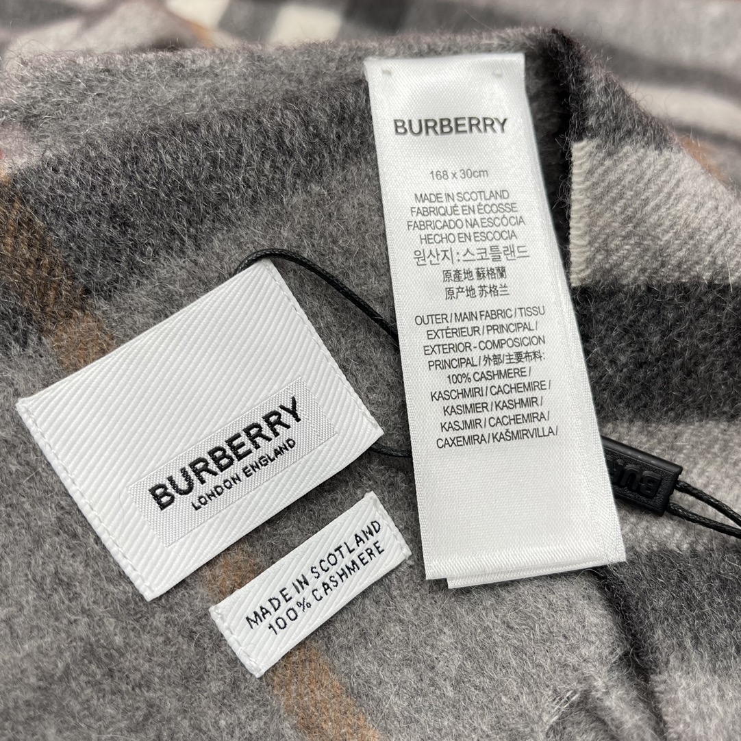 Burberry Classic Check Scarf
