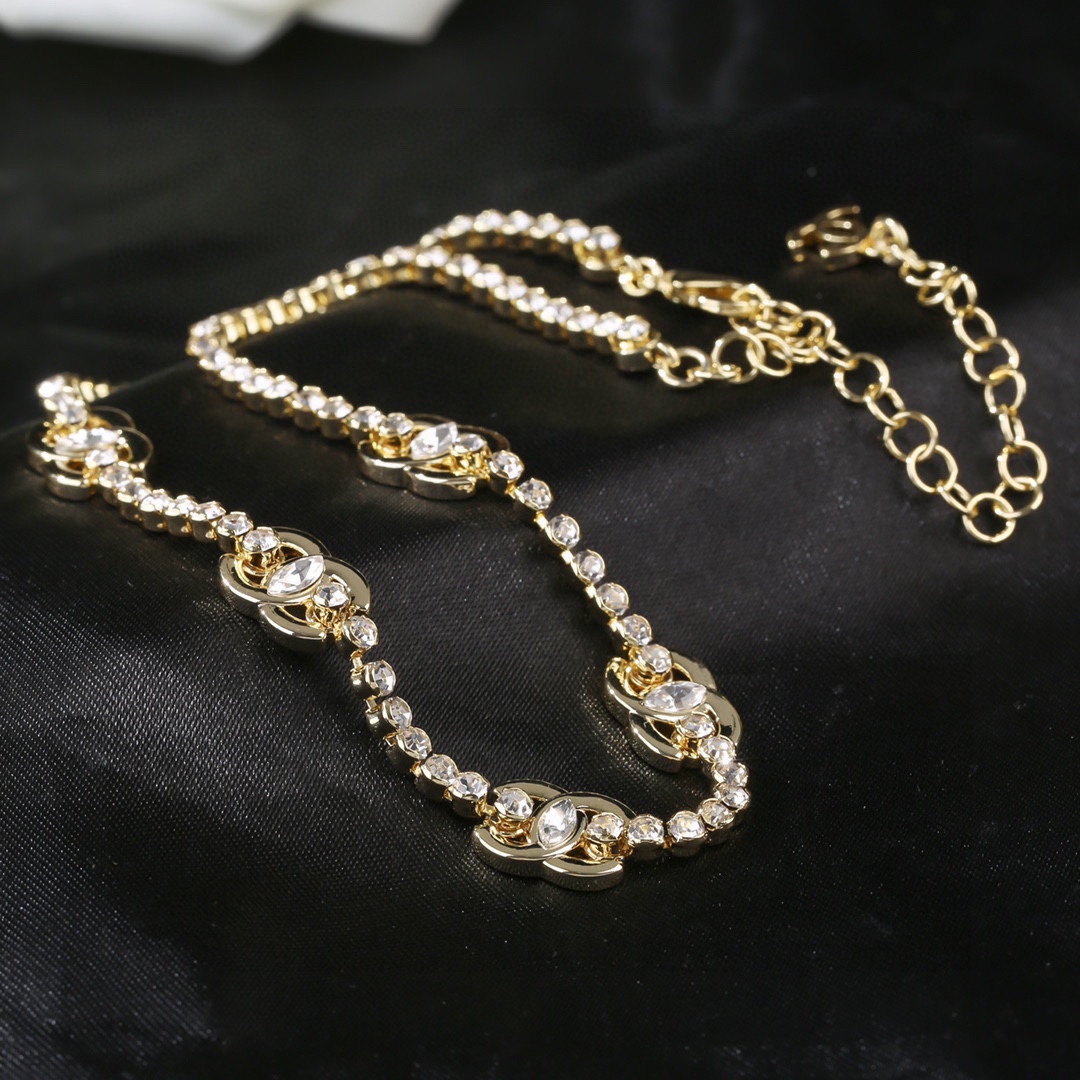 CHANEL🇫🇷Xiao Xiang New Crystal Necklace