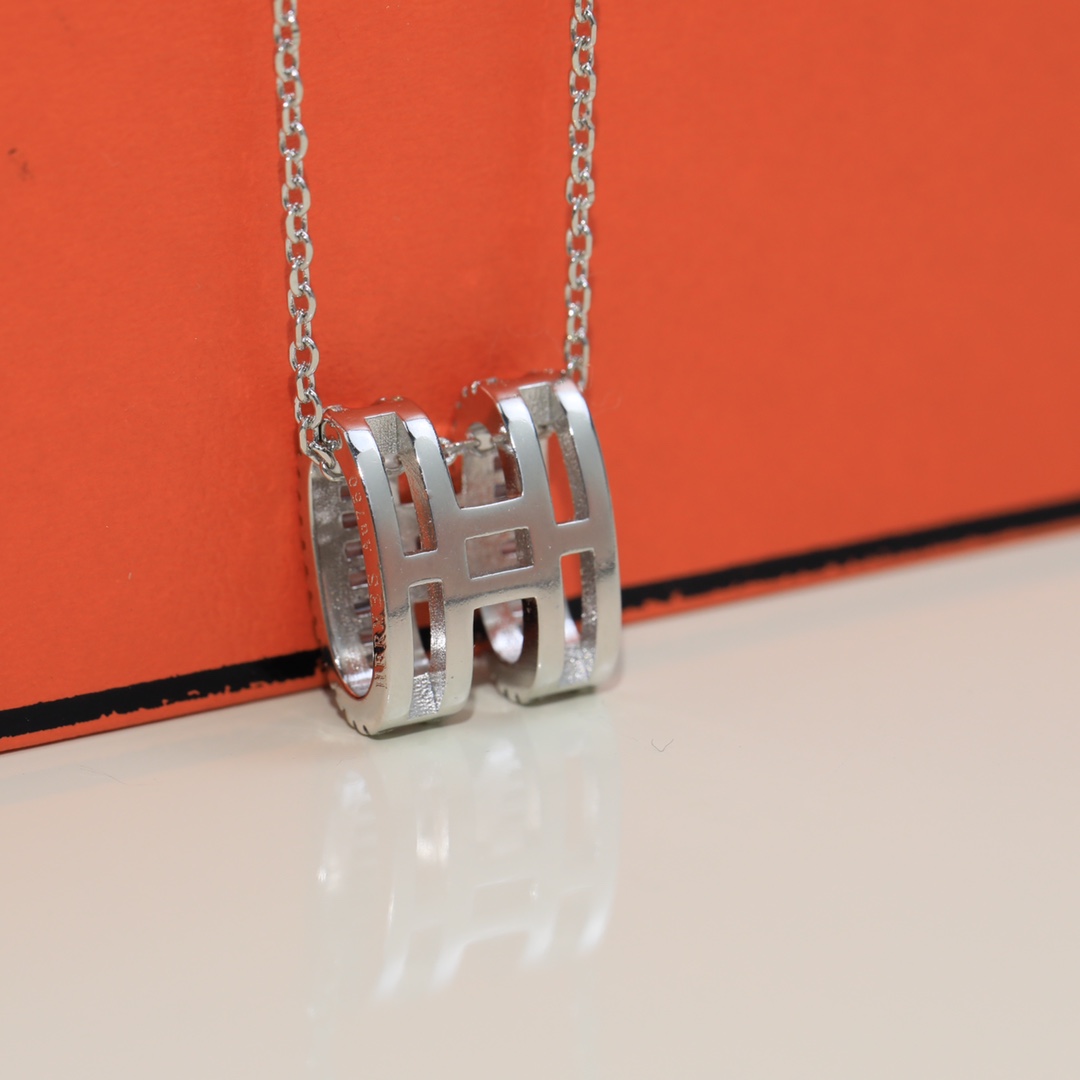 Hermes necklace