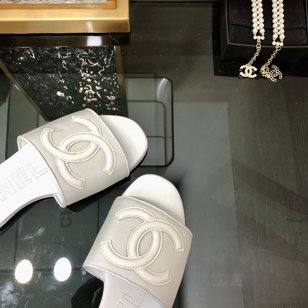 CHANEL 2023 spring and summer latest electric embroidery honey slippers Imported leather outsole
