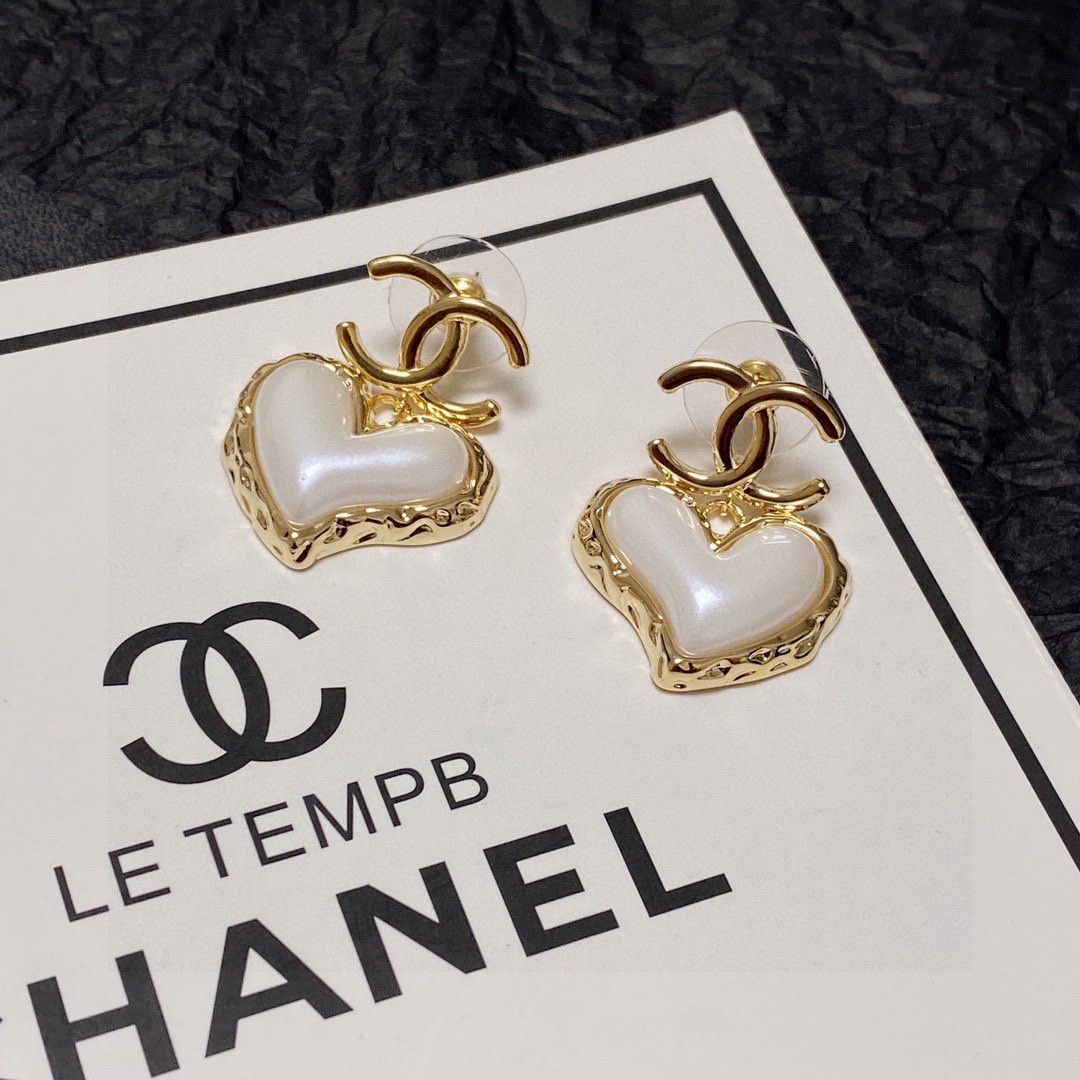 CHANEL🇫🇷Xiaoxiang earrings new style