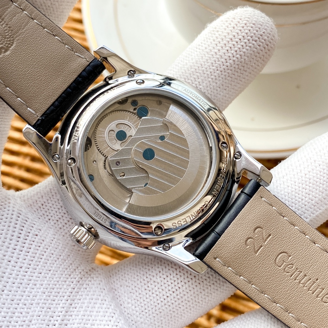 Jaeger-LeCoultre Fine Men's Watches