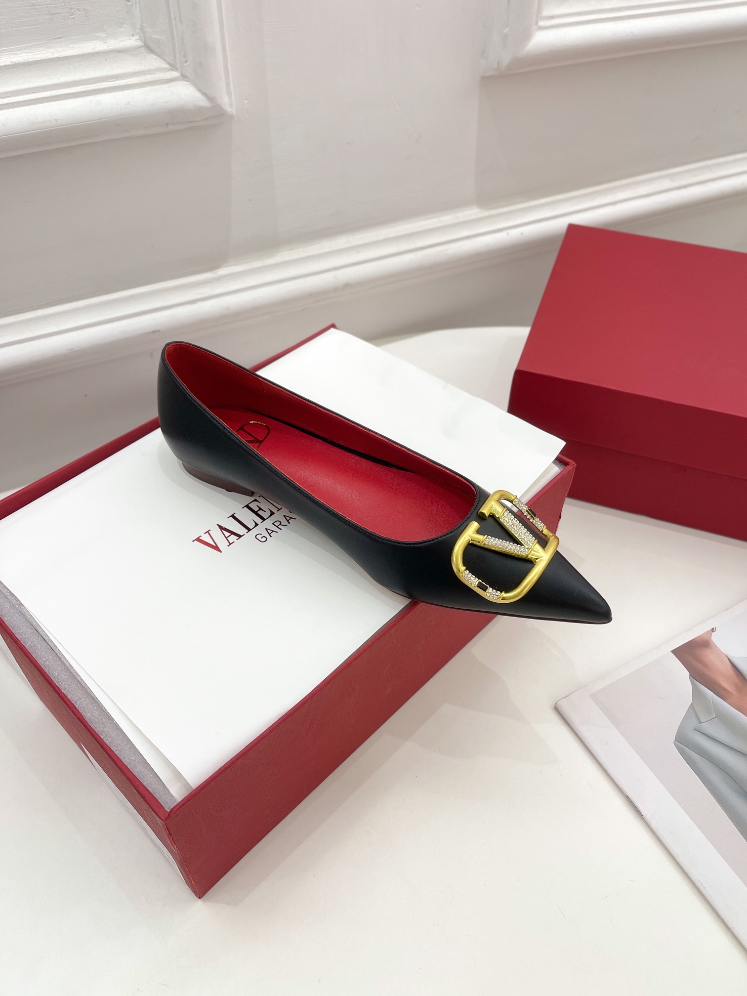 【Valentino】𝟐𝟎𝟐𝟏/𝐒𝐒 𝐧𝐞𝐰 Valentino 2022 spring and summer new large V diamond buckle high heels on the new