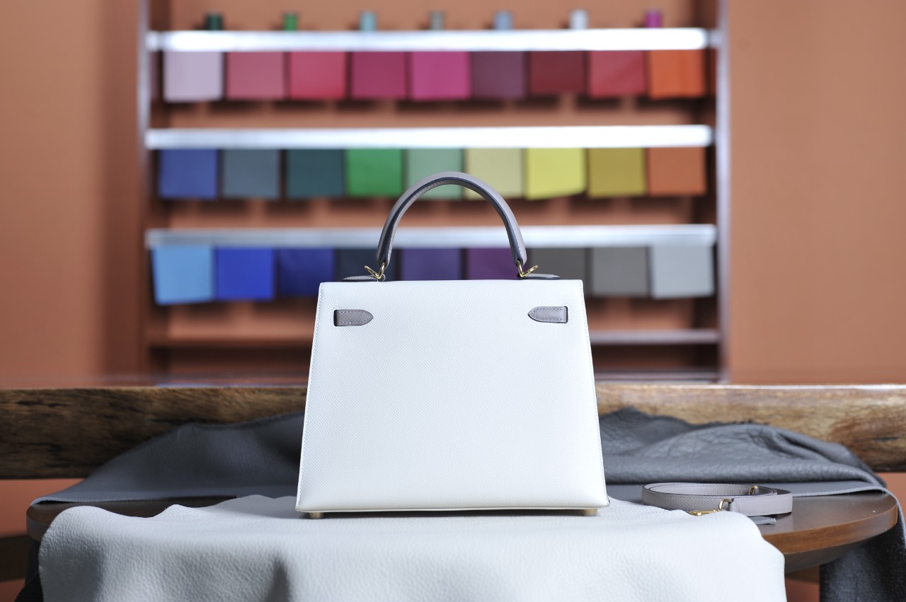 Kelly25 Milkshake White with Pitch Gray Gold Buckle Epsom Leather