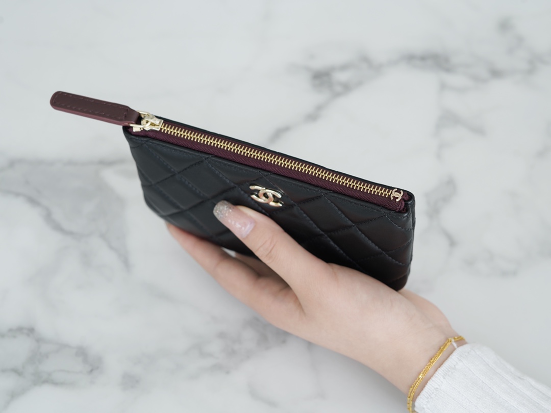 𝗖𝗛𝗔𝗘𝗡𝗟✦ Channel custom lambskin 🐏 Classic mini zipper carry-on bag black gold 🐑