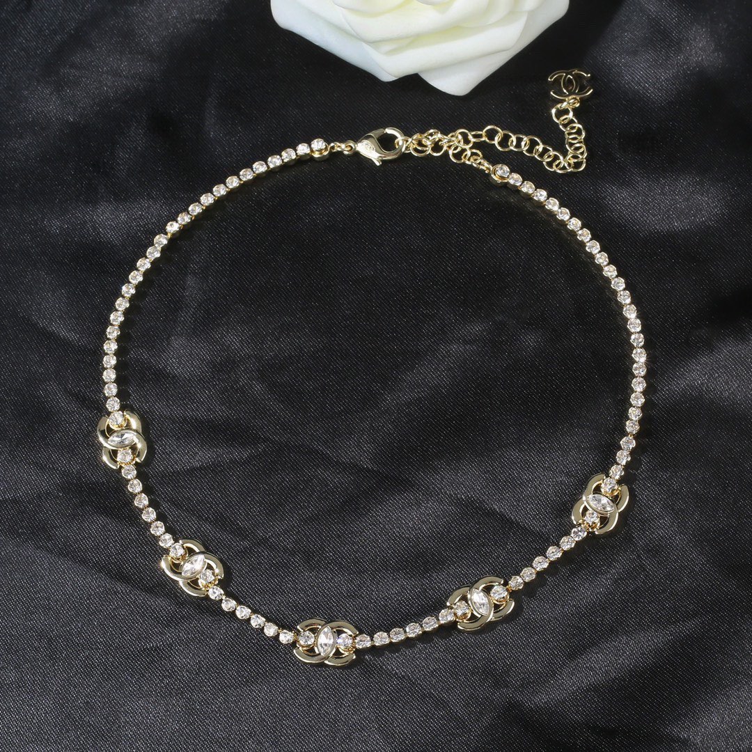 CHANEL🇫🇷Xiao Xiang New Crystal Necklace