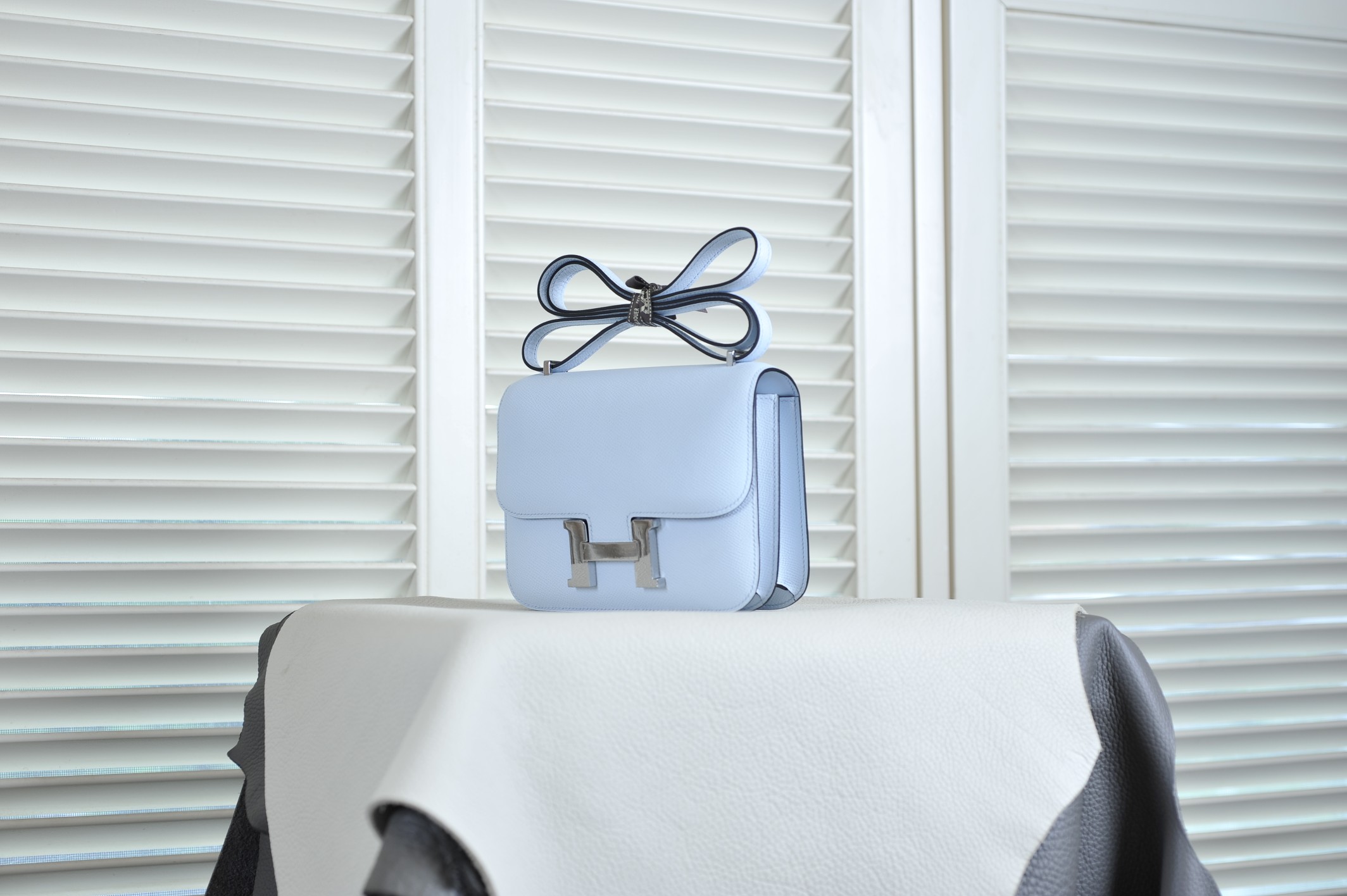 Kangkang 19 haze blue silver buckle epsom leather