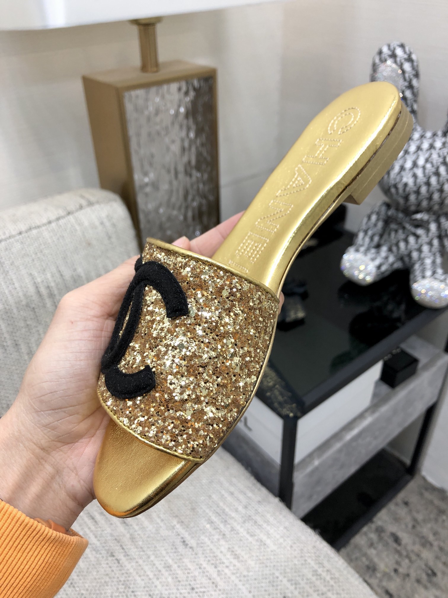 CHANEL 2023 spring and summer latest electric embroidery honey slippers Imported leather outsole