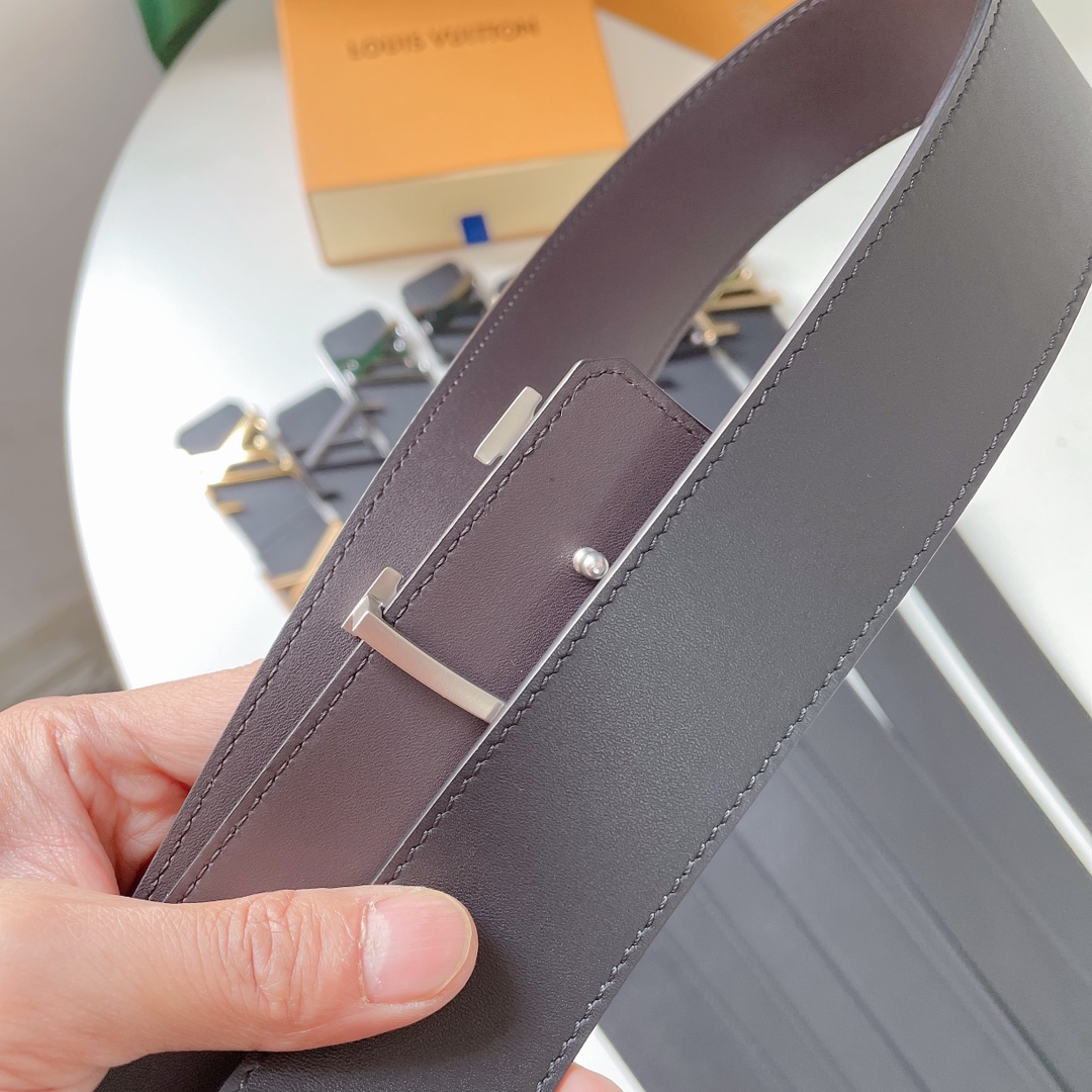 Reversible plain belt