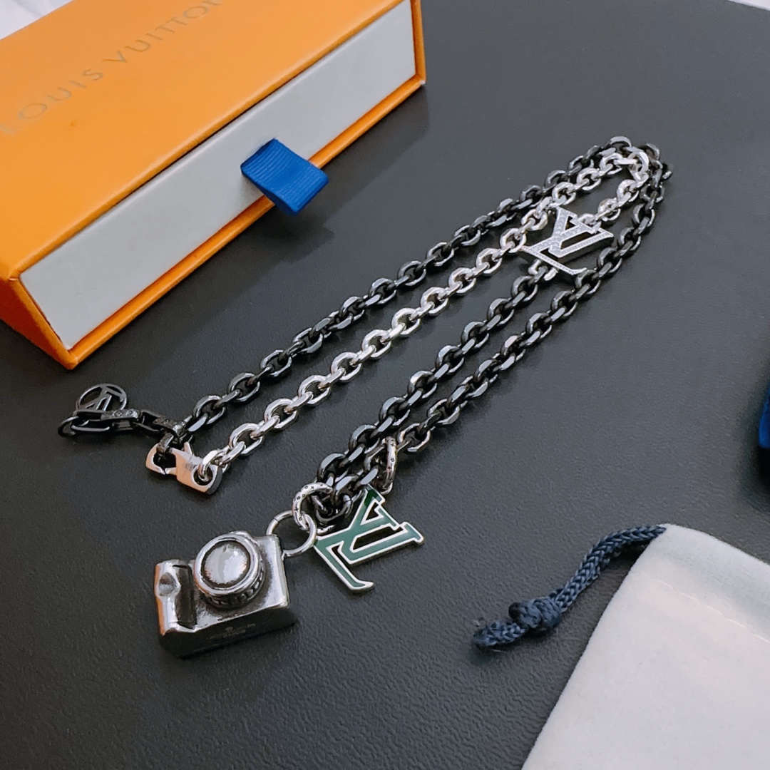 Louis Vuitton vintage silver necklace, couple's version, chain length 60 cm, changeable